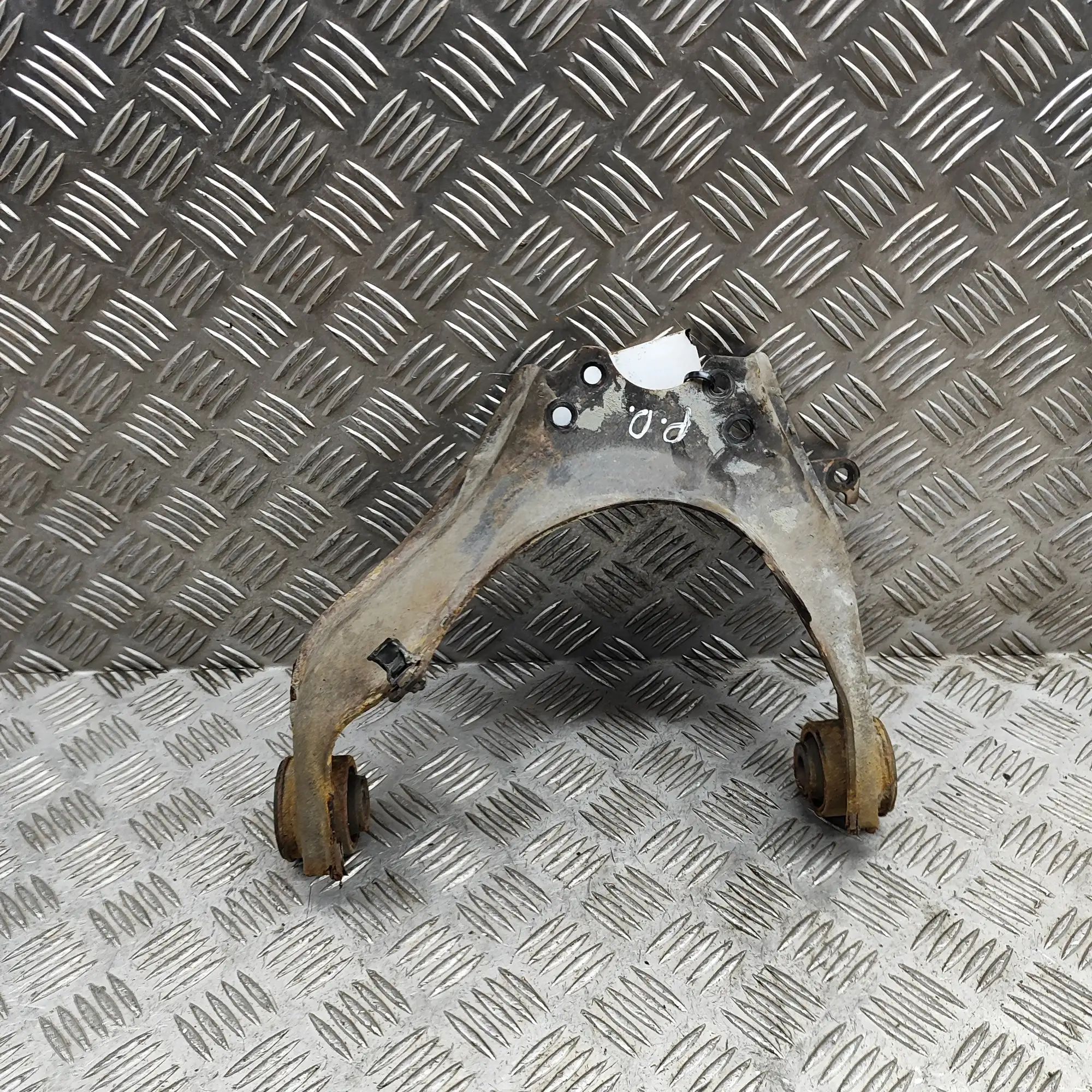 Isuzu D-Max Front Right Upper Control Arm Front Right Upper Control Arm — ISUZU D-MAX (II...