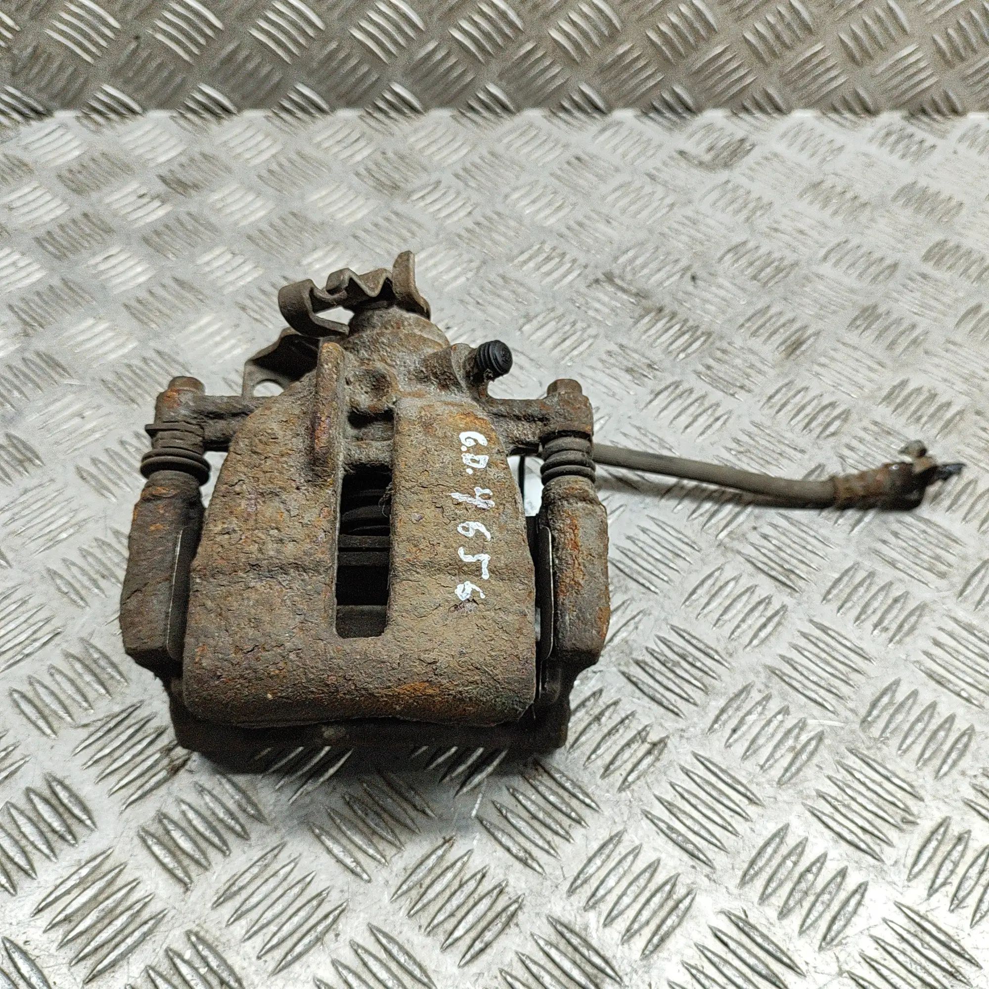 Volkswagen Transporter (T5, Caravelle, Multivan) Brake caliper — rear right Brake caliper — rear right — VW TRANSPORTER (V ...