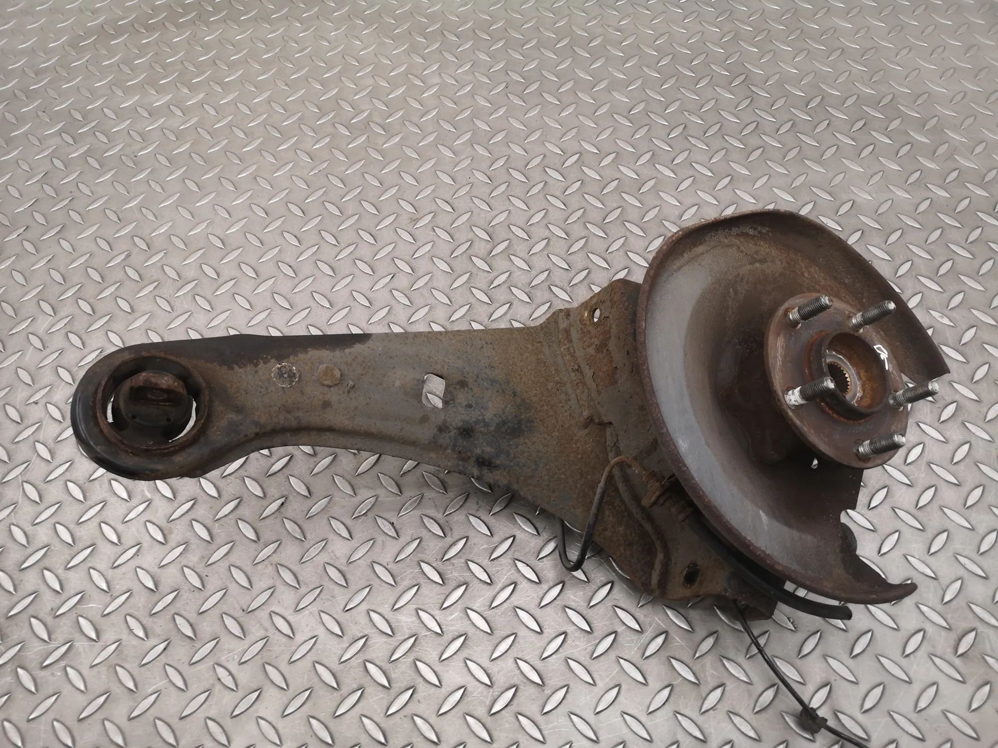 Mitsubishi Outlander Rear Right Wheel Hub Rear Right Wheel Hub — MITSUBISHI OUTLANDER (II...