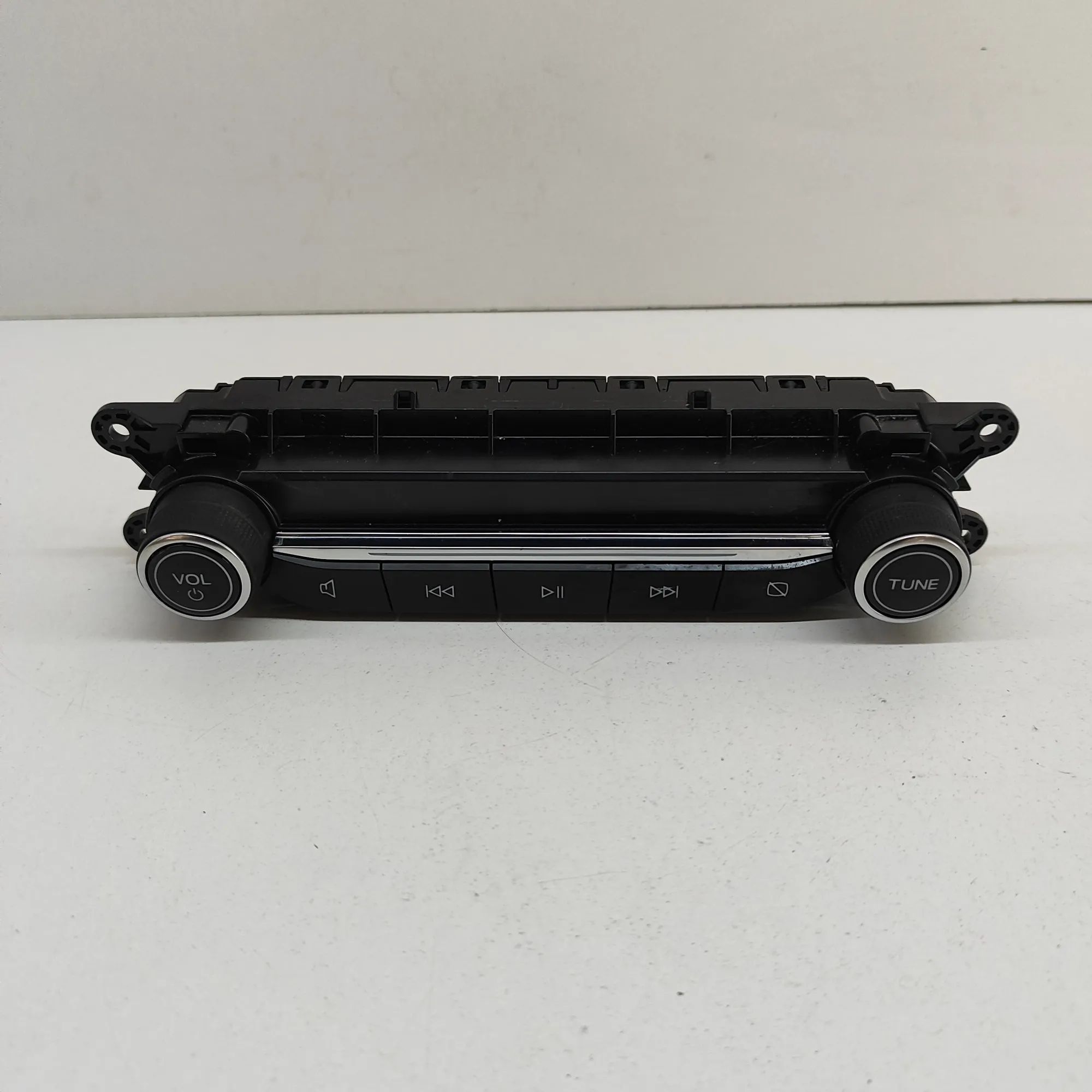 Ford Kuga Audio player buttons Audio player buttons — FORD KUGA (III DFK) (201...