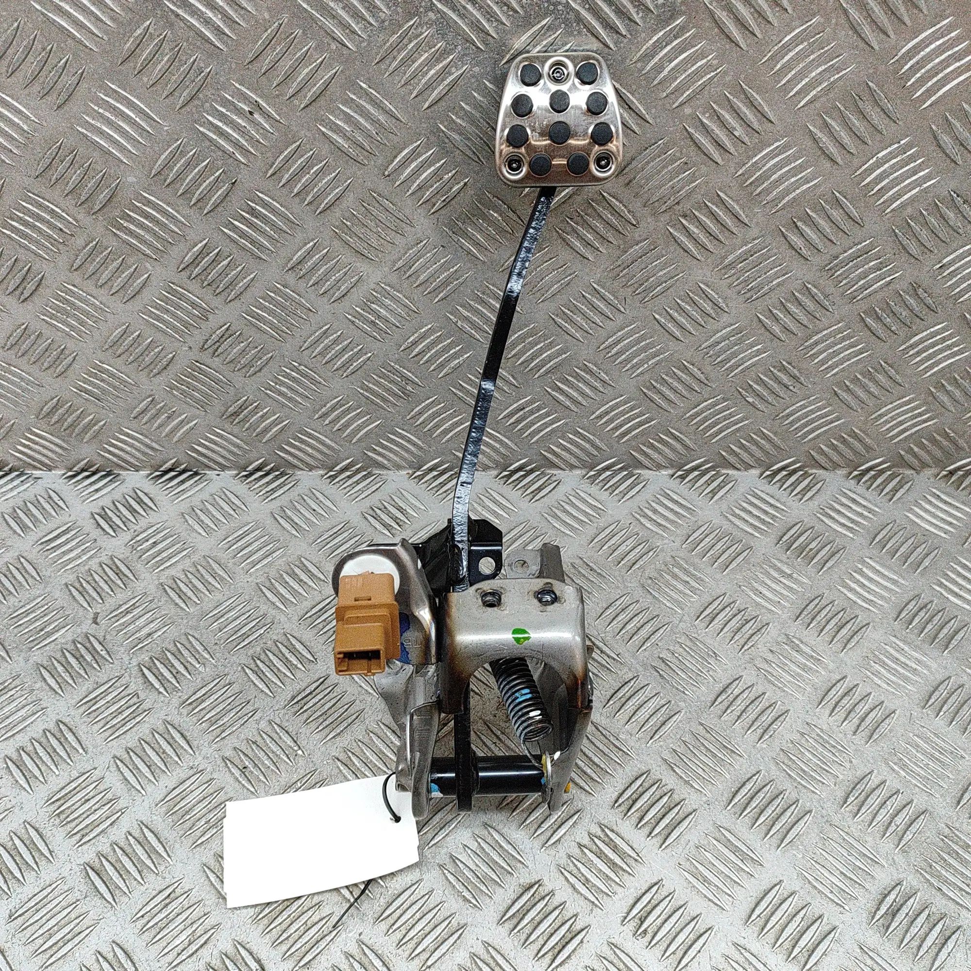 Honda Civic Brake pedal Brake Pedal — HONDA CIVIC (X Hatchback FC_, FK)...