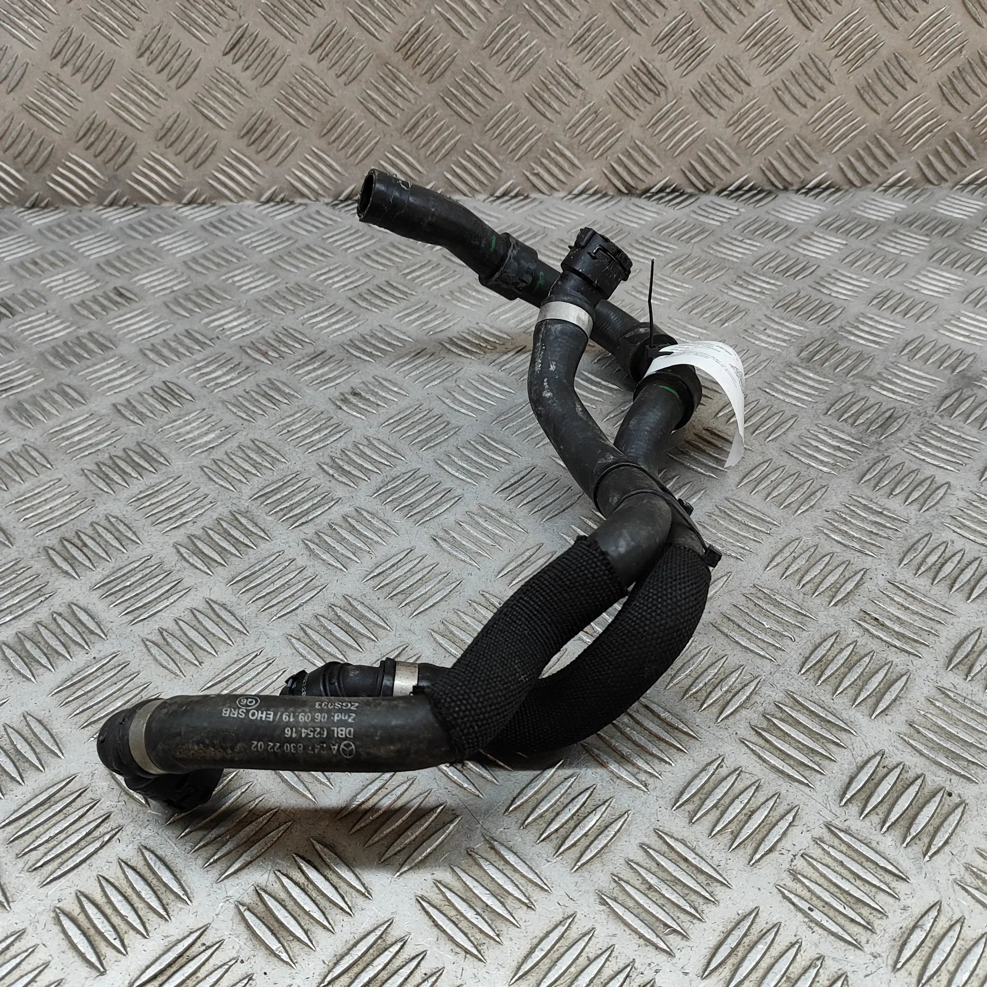 Mercedes-Benz CLA (C118) Coolant hose Coolant hose — MERCEDES BENZ CLA (Coupe C118) (...
