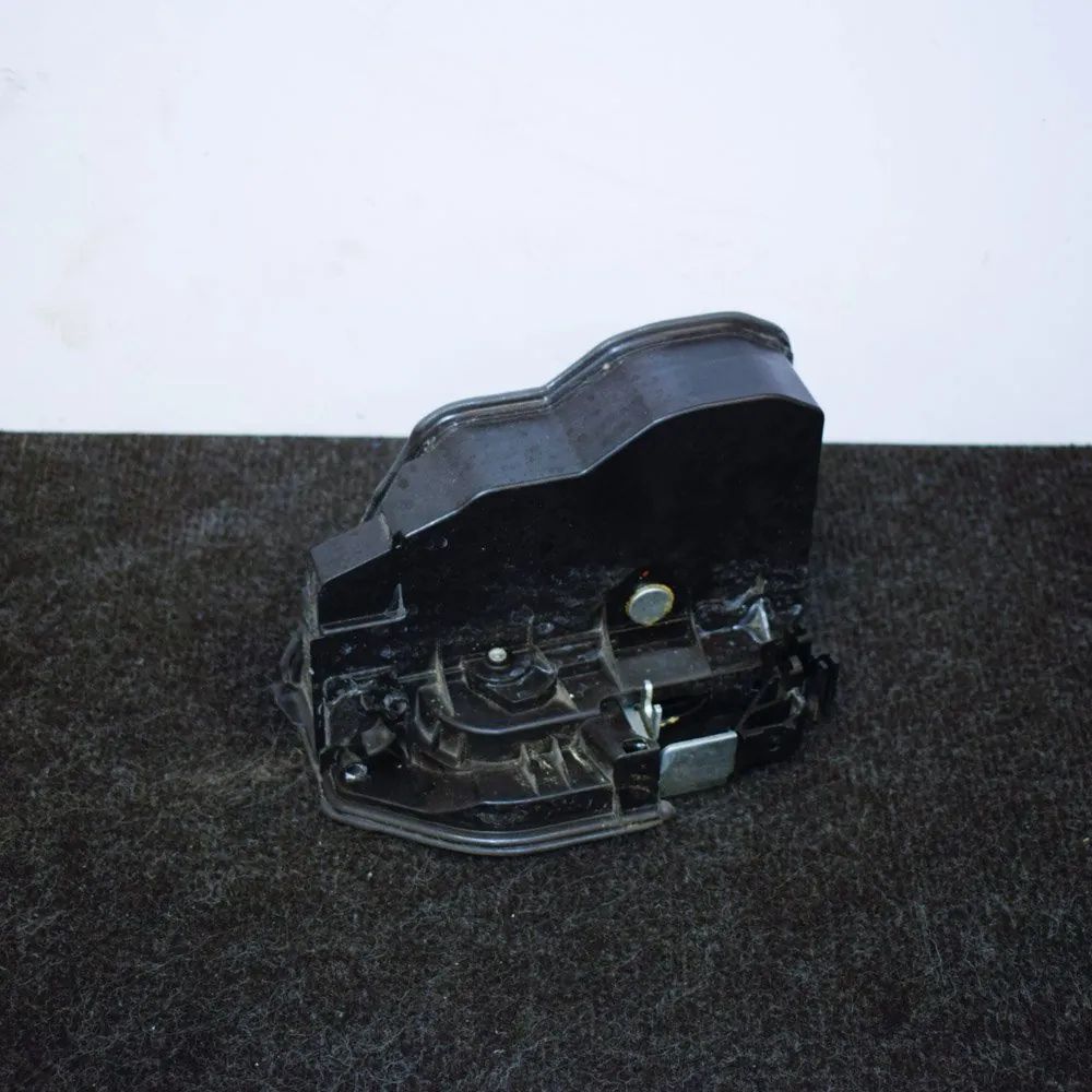 BMW X4 (F26) Door lock — front right Door lock — front right — BMW X4 (F26) (2013-20...