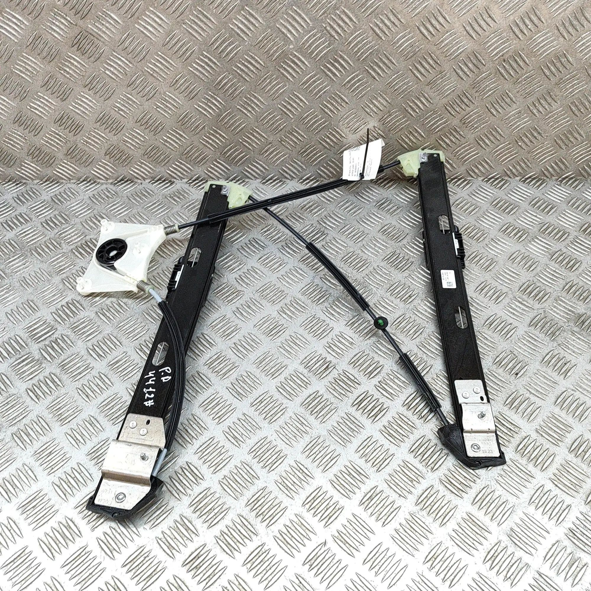 Volkswagen T-Roc Front Right Door Window Regulator Front Right Door Window Regulator — VW T-ROC (A...