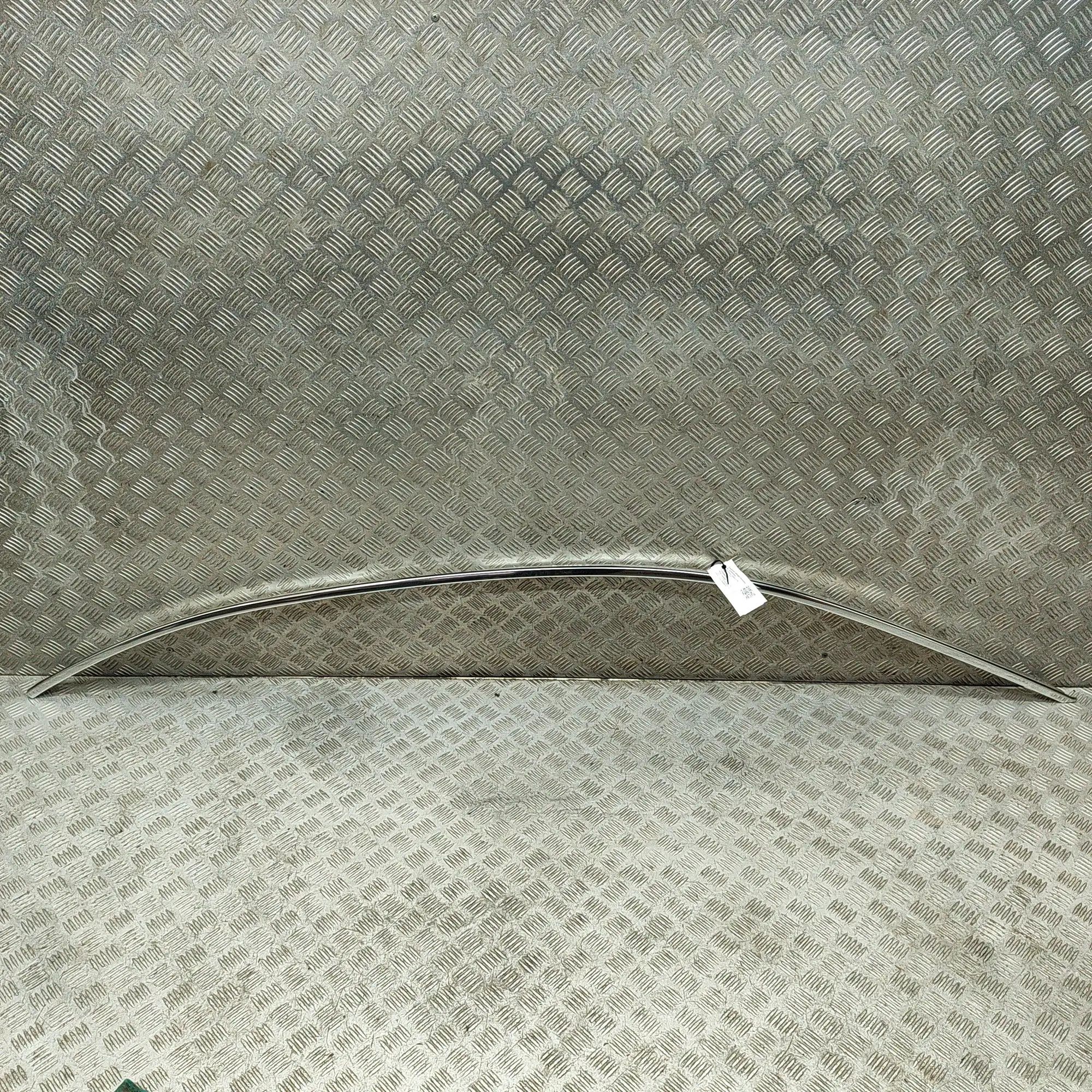 Maserati Ghibli Right Side Roof Strip Trim Right Side Roof Strip Trim — MASERATI GHIBLI (M...