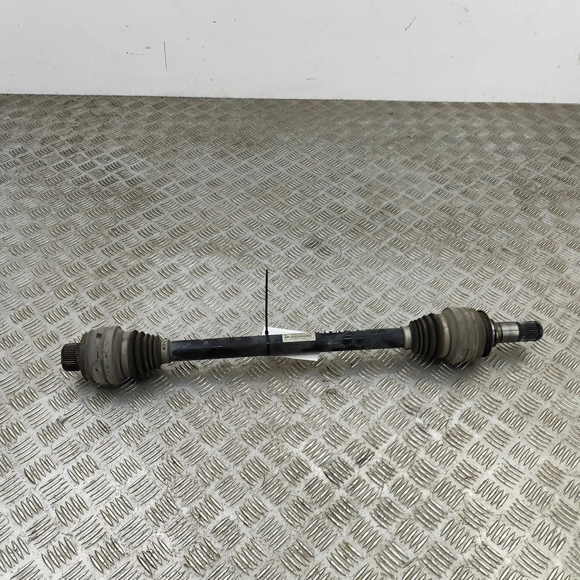 Porsche Macan Rear Left Driveshaft Rear Left Driveshaft — PORSCHE MACAN (95B) (201...