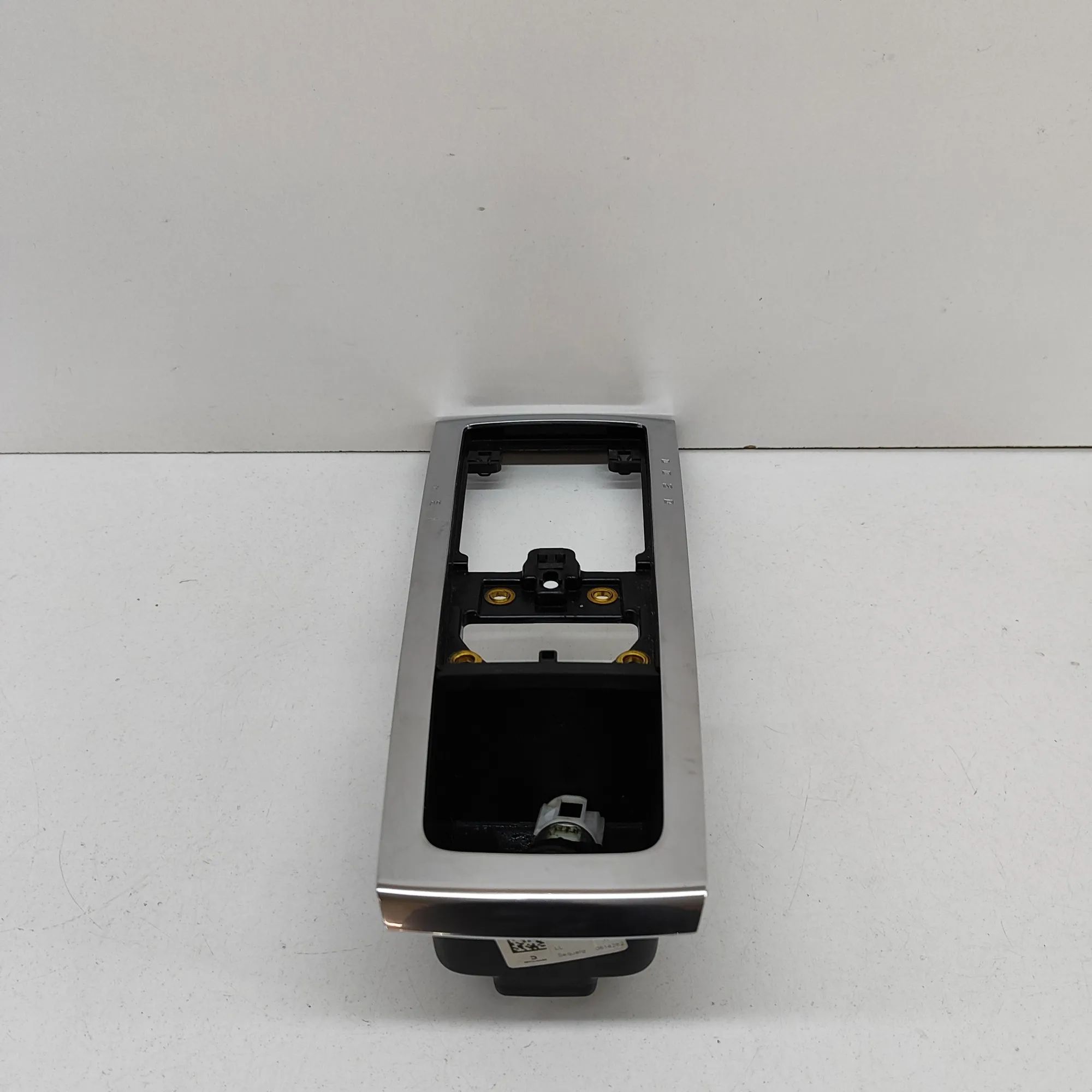 Porsche Macan Gear Shifting Level Plastic Trim Gear Shifting Level Plastic Trim — PORSCHE MACA...