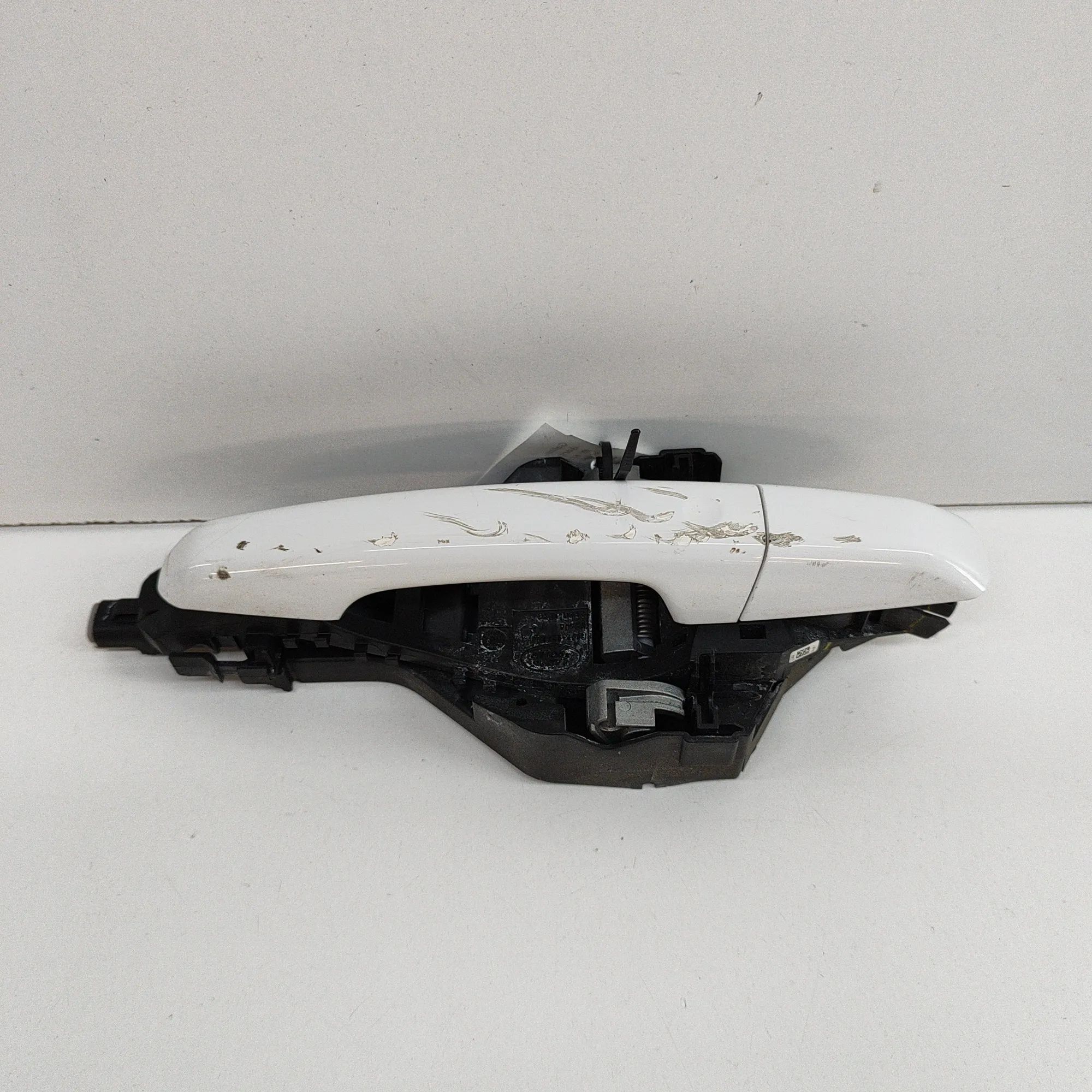 Land Rover Range Rover Sport (L494) Exterior door handle — rear right Exterior door handle — rear right — LAND ROVER ...