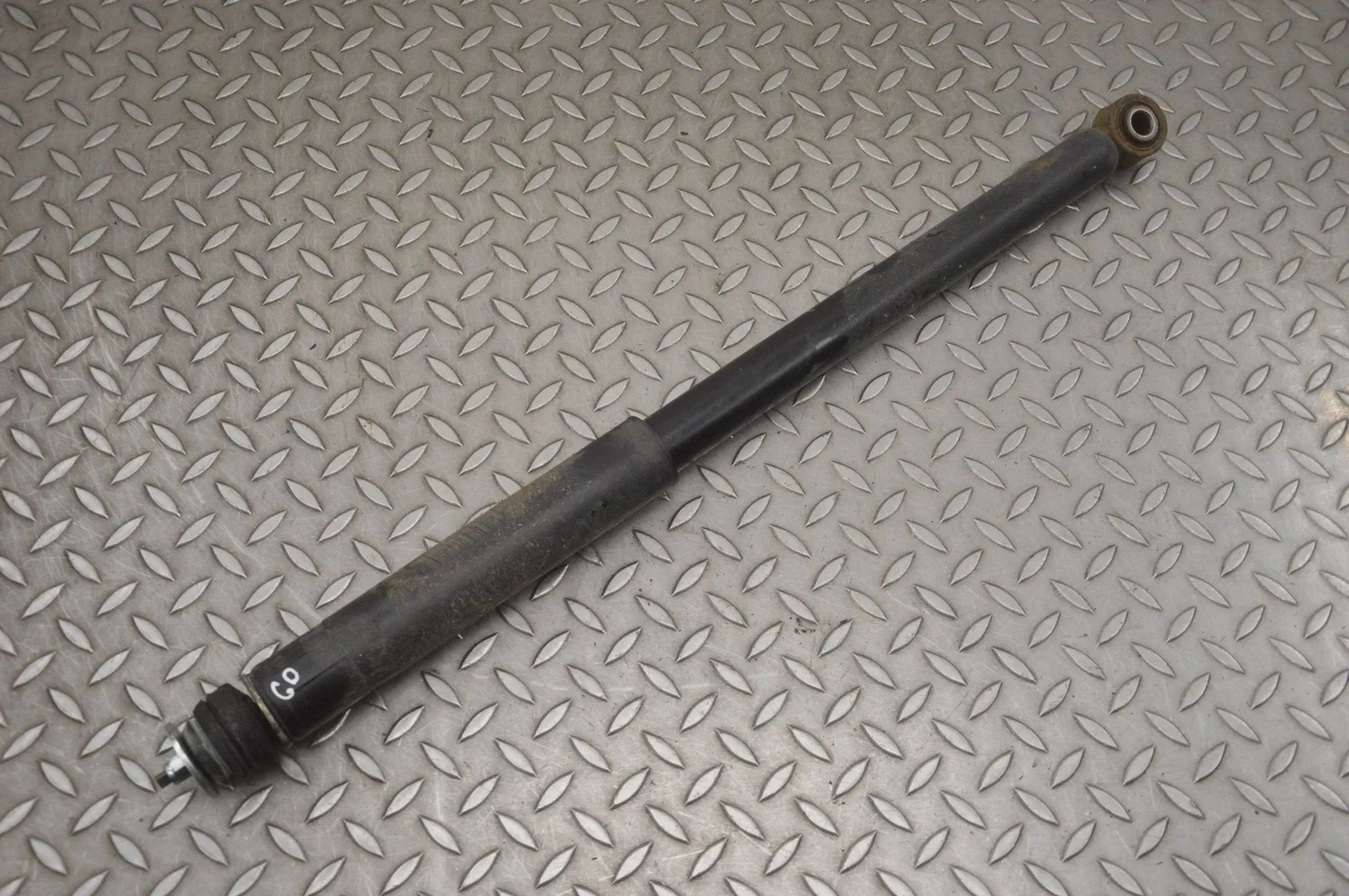 Suzuki Vitara Shock absorber — rear right Shock absorber — rear right — SUZUKI VITARA (LY...