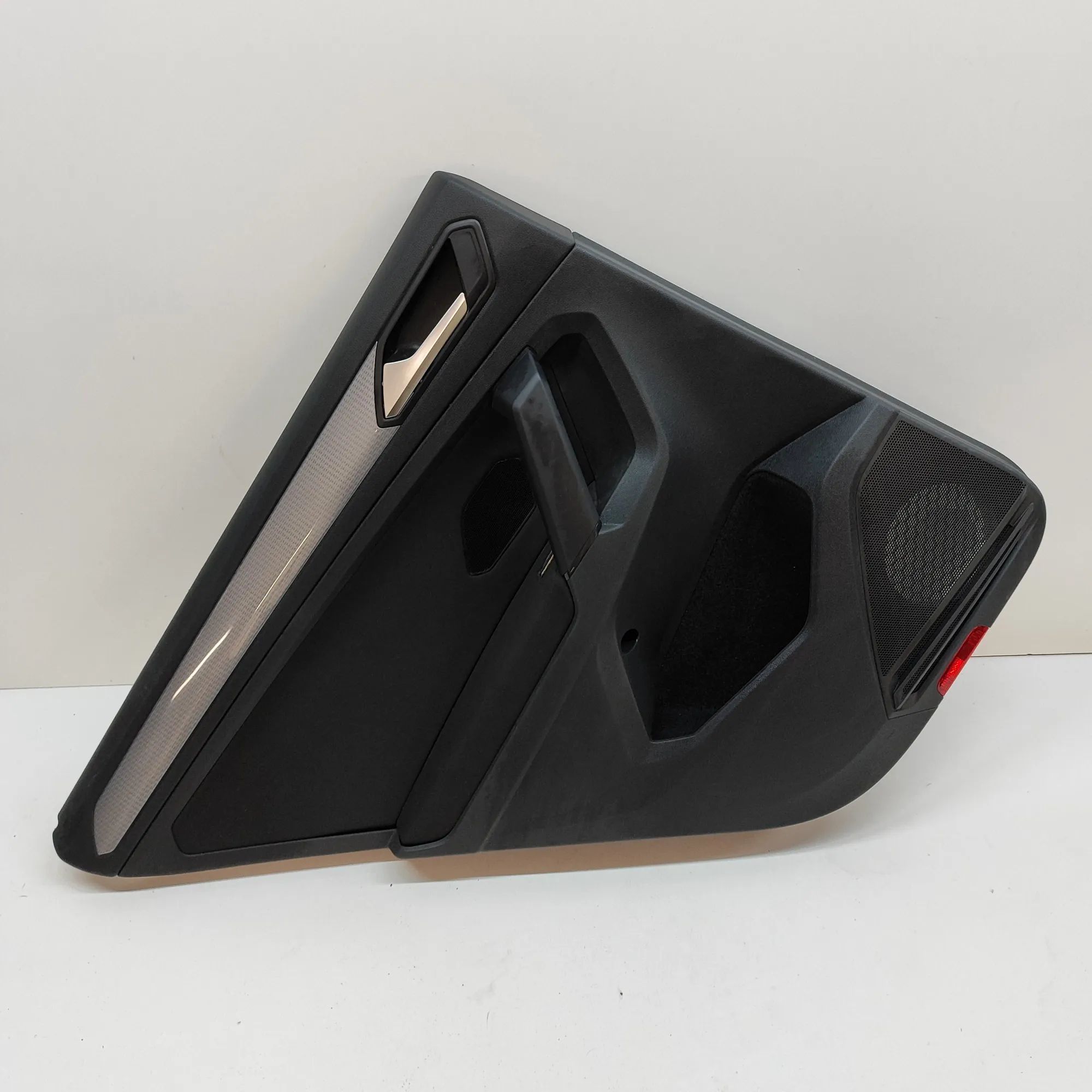 Volkswagen Tiguan Rear Left Door Panel Rear Left Door Panel — VW TIGUAN (AD1) (2016-.....