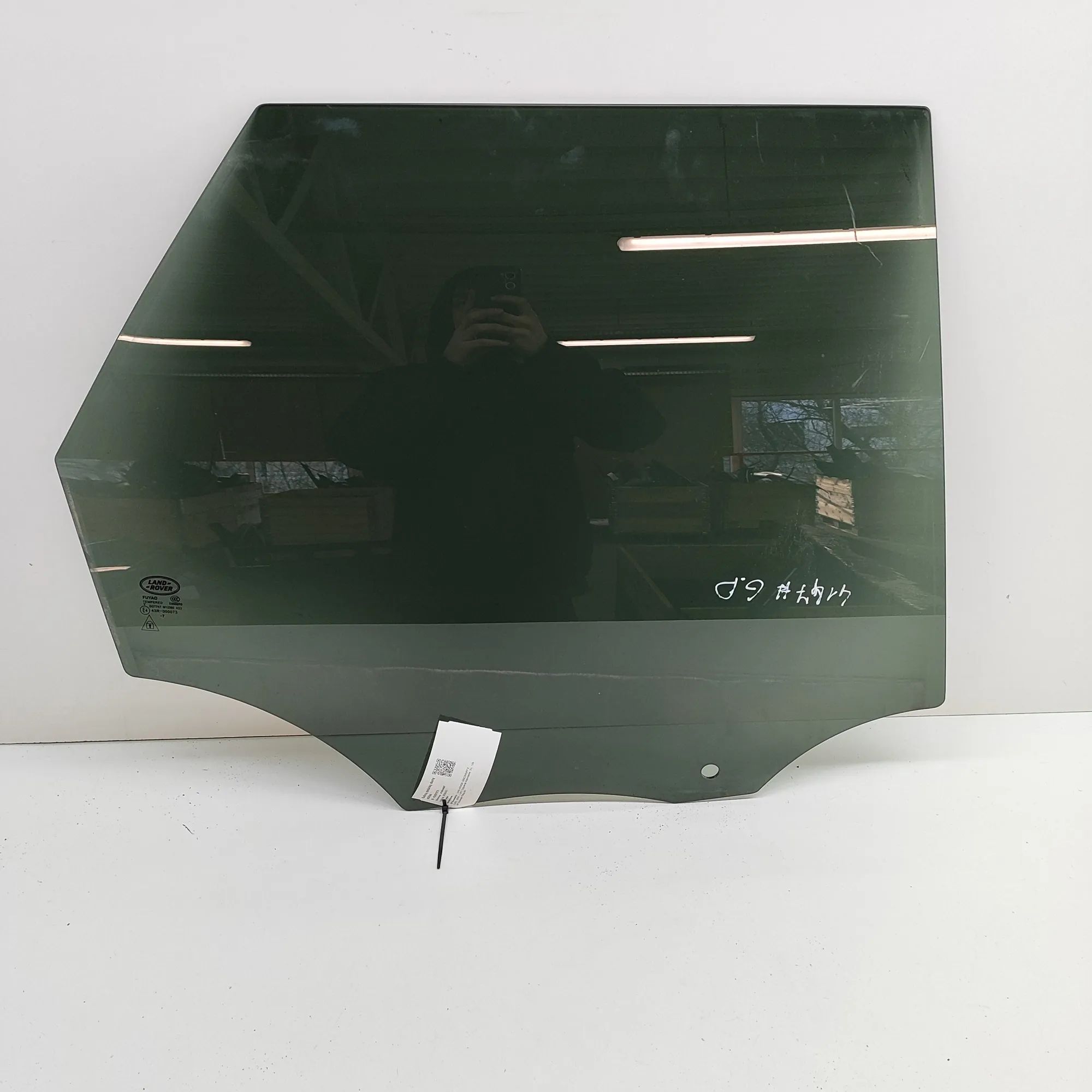 Land Rover Discovery Right rear door window Right rear door window — LAND ROVER DISCOVERY (...