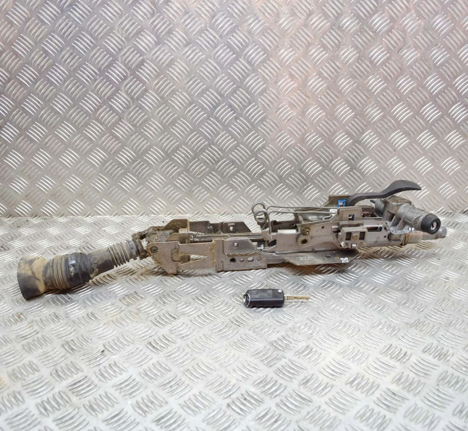 Volkswagen Transporter (T5, Caravelle, Multivan) Steering Column Mechanism Steering Column Mechanism — VW TRANSPORTER (V T...