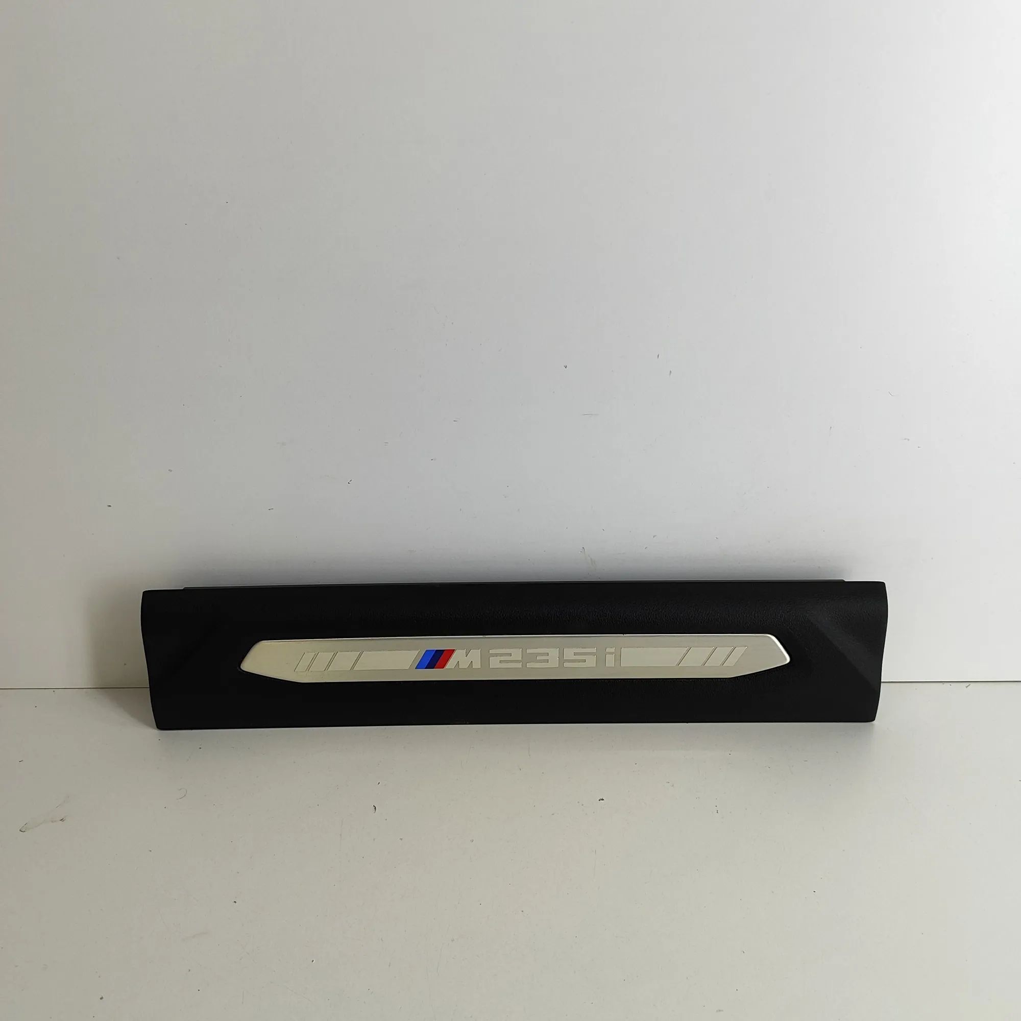 BMW 2 (F44) Sill trim — front right Sill trim — front right — BMW 2 SERIES (Gran Co...