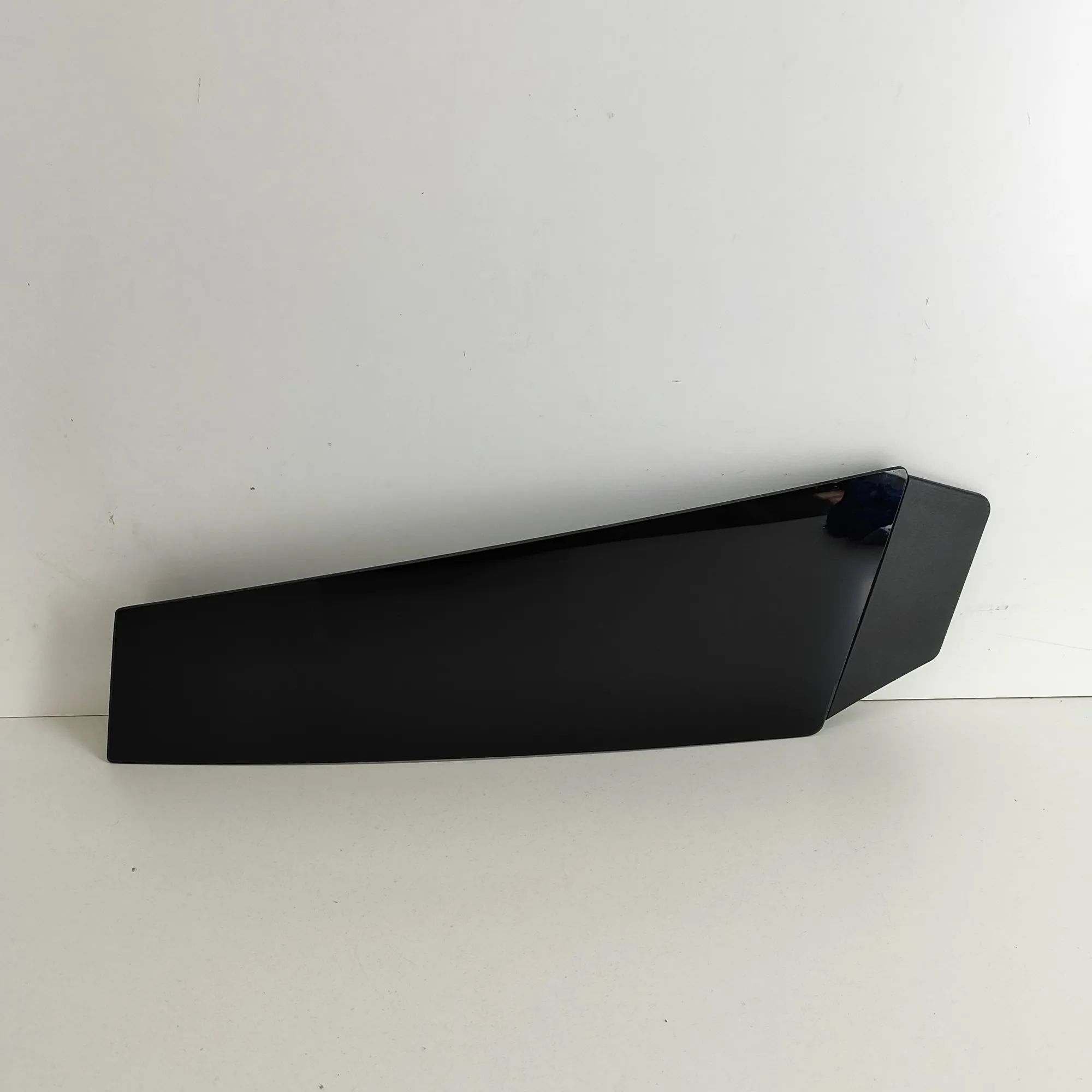 Audi e-tron GT (FW) Exterior B-pillar trim — right Exterior B-pillar trim — right — AUDI E-TRON GT...
