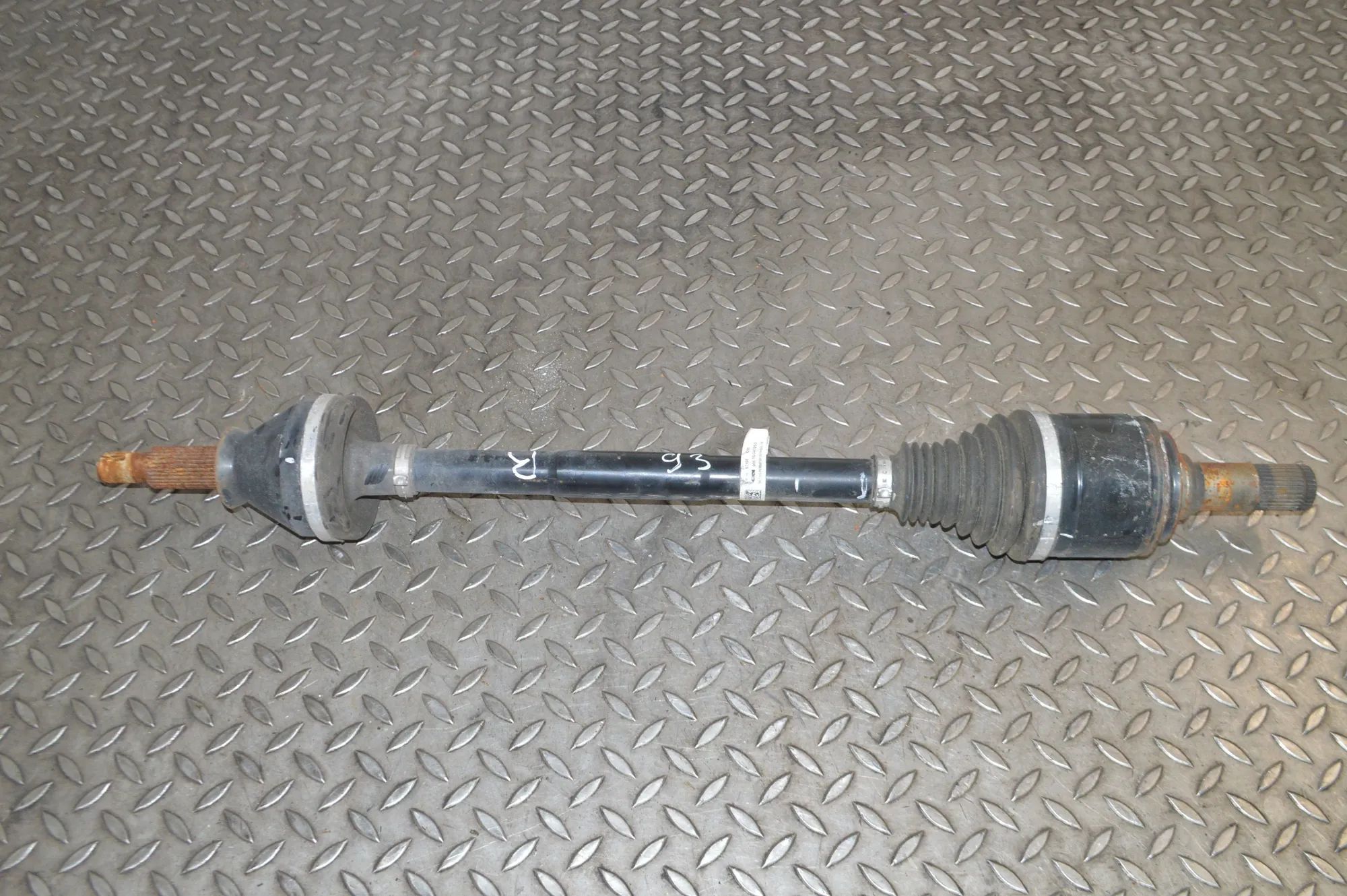 Maserati Levante Rear Right Driveshaft Rear Right Driveshaft — MASERATI LEVANTE (SUV M...