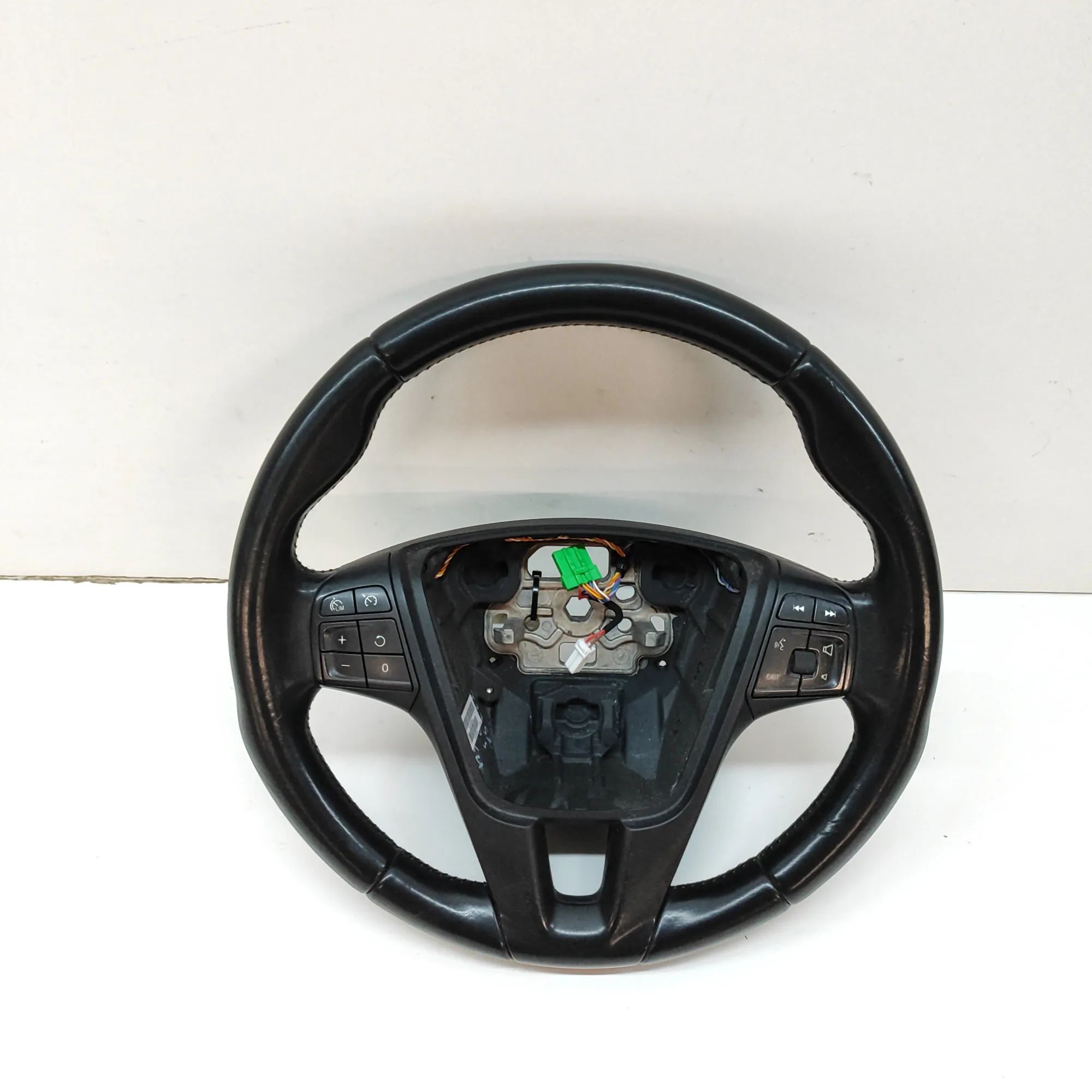 Volvo S60 steering wheel Steering Wheel — VOLVO S60 (II) (2010-2019) — 3...