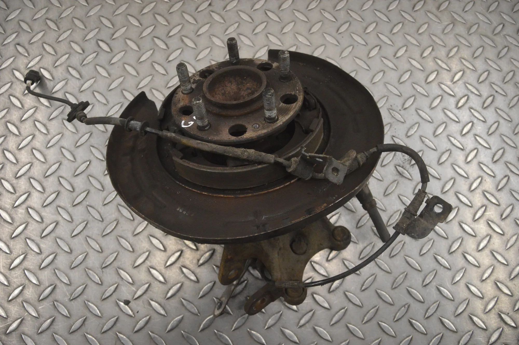 Hyundai Tucson Rear Right Wheel Hub Rear Right Wheel Hub — HYUNDAI TUCSON (TL, TLE)...