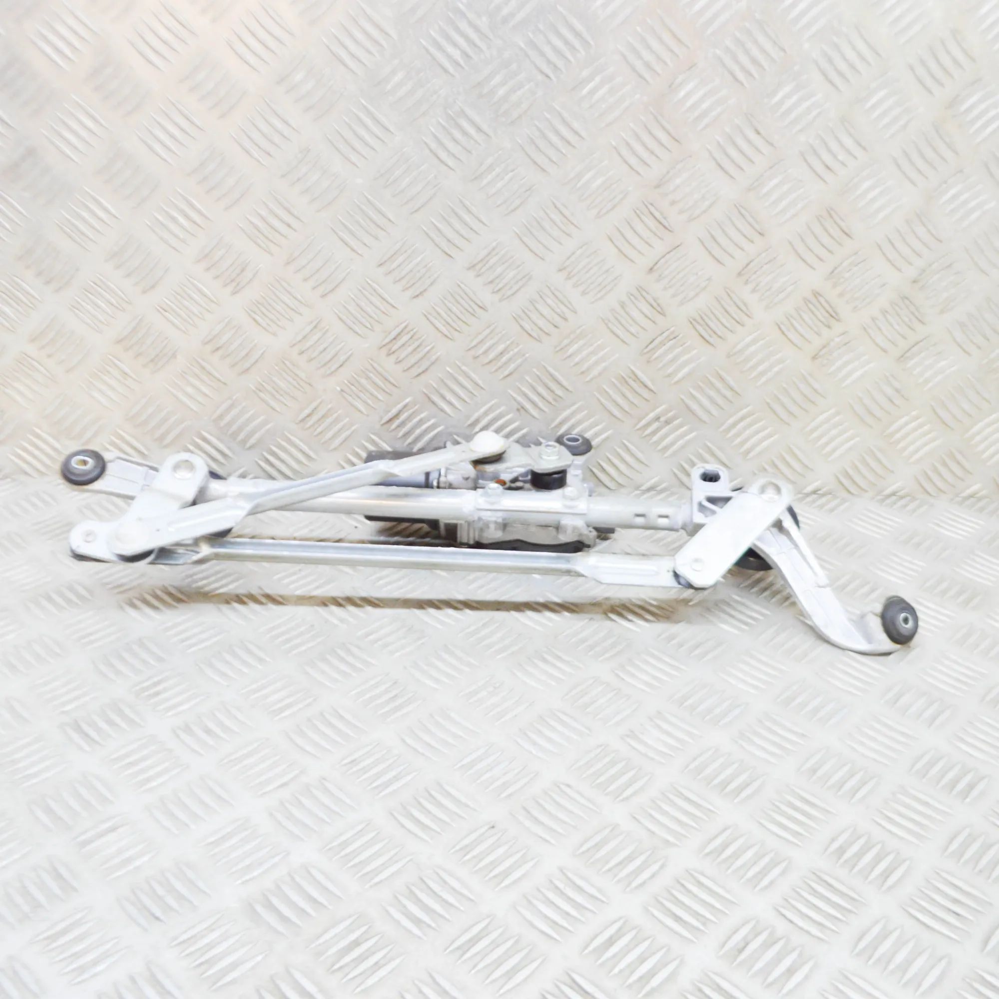 Nissan Leaf Front Windshield Wiper Mechanism Front Windshield Wiper Mechanism — NISSAN LEAF ...