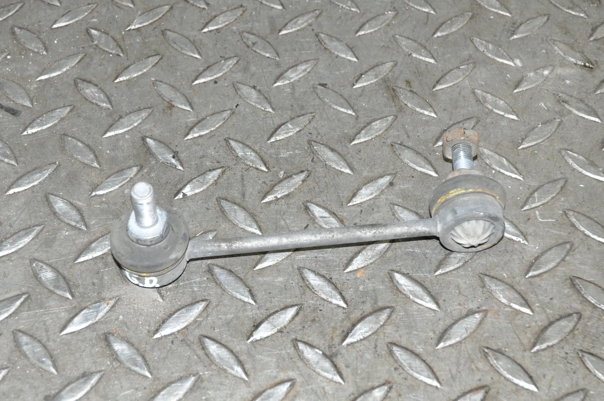 Ferrari California Rear Right Stabilizer Link Rear Right Stabilizer Link — FERRARI CALIFORNIA...