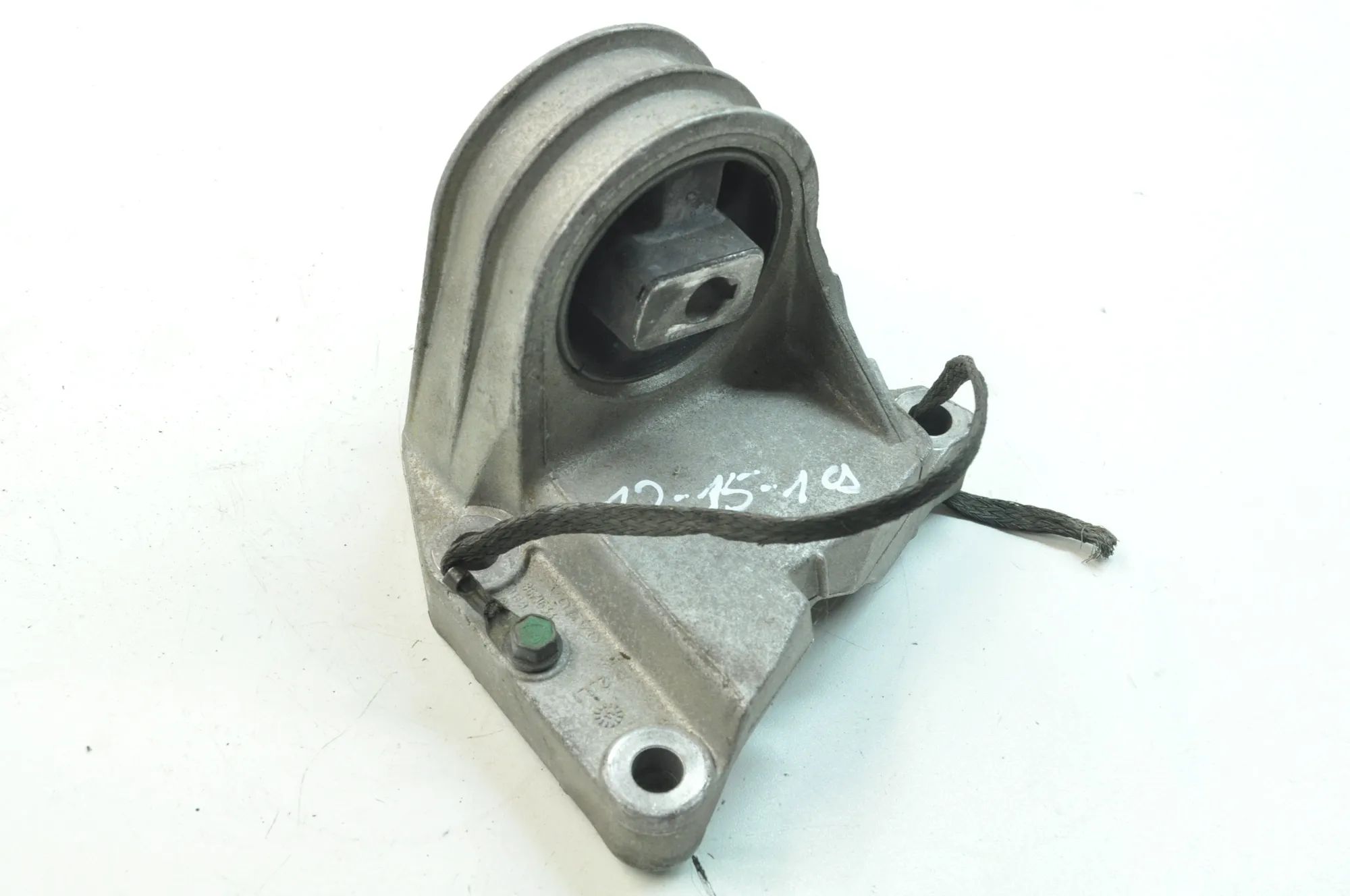 Volvo XC90 Left Side Engine Mount Left Side Engine Mount — VOLVO XC90 (I) (2002-2...