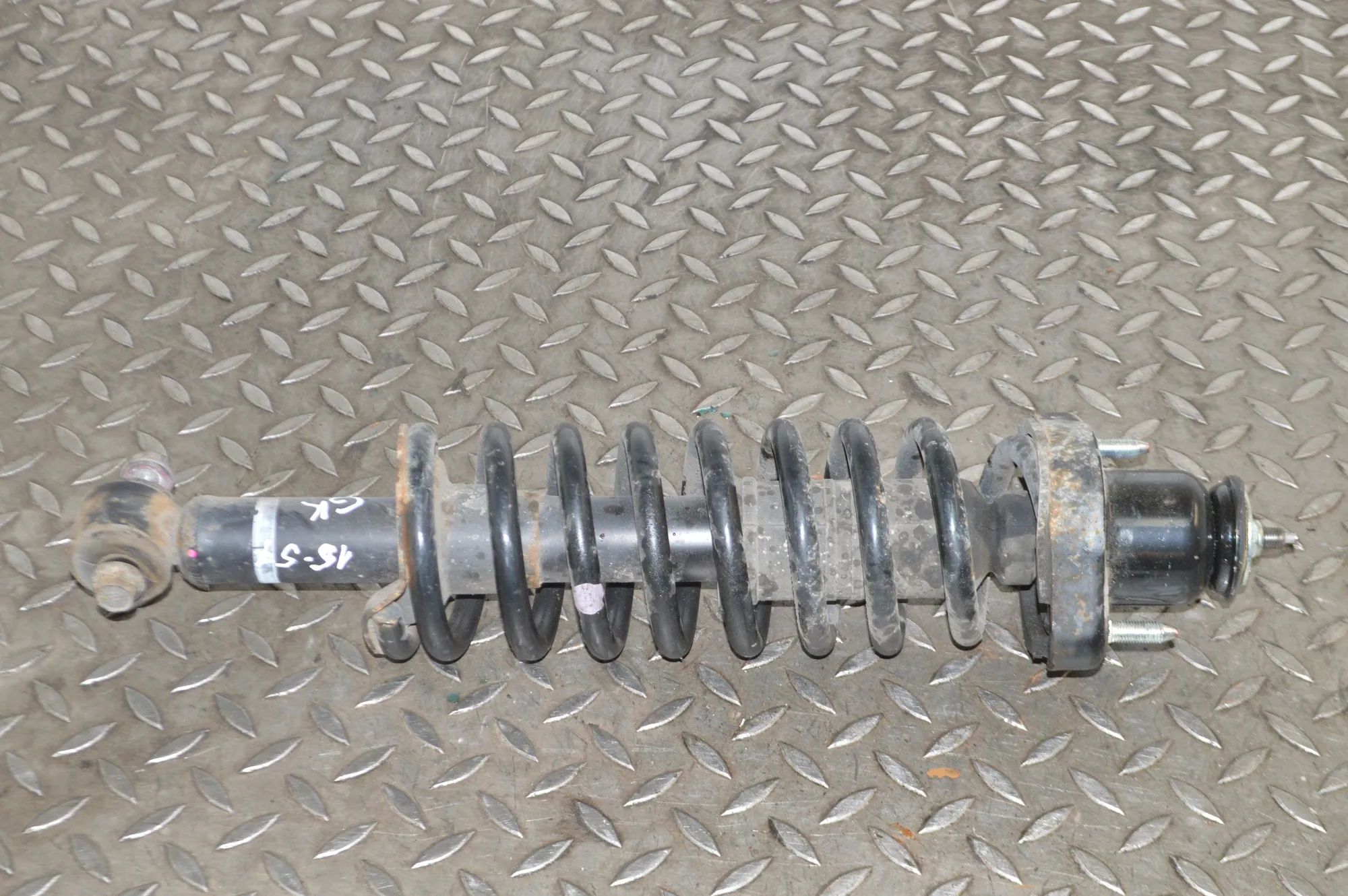 Mitsubishi Outlander Shock absorber — rear left Shock absorber — rear left — MITSUBISHI OUTLAND...