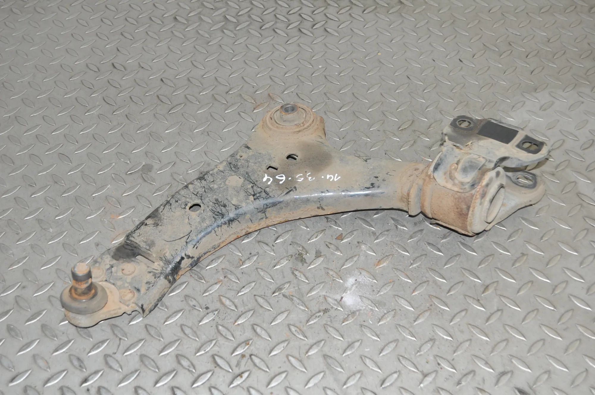 Volvo XC60 Front Left Lower Control Arm Front Left Lower Control Arm — VOLVO XC60 (2008...