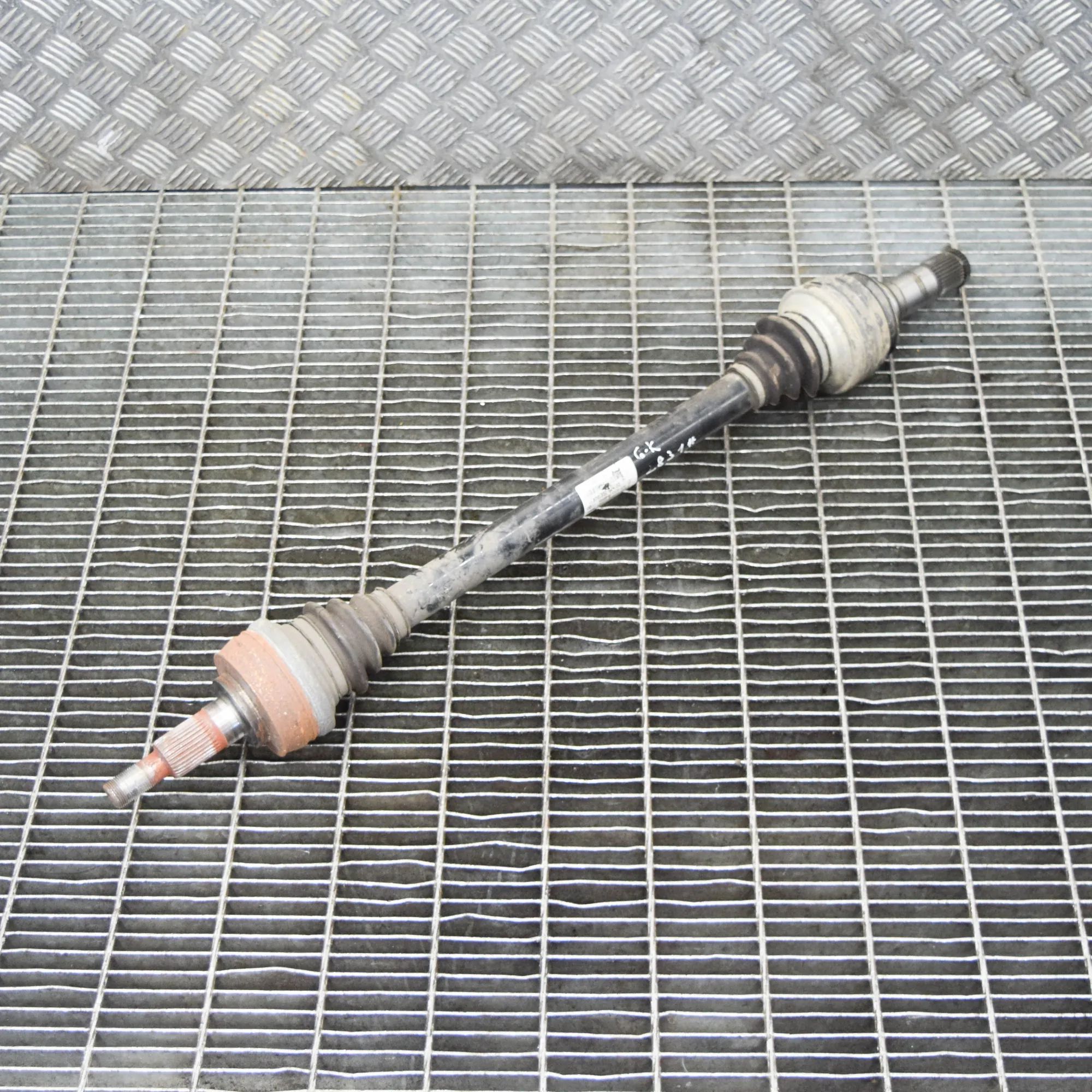 Porsche Panamera Rear Left Driveshaft Rear Left Driveshaft — PORSCHE PANAMERA (970) (...