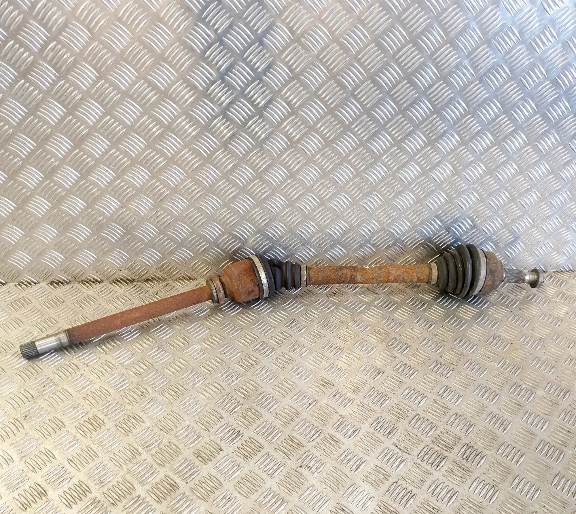 Peugeot 508 Front Right Driveshaft Front Right Driveshaft — PEUGEOT 508 (2010-2018...