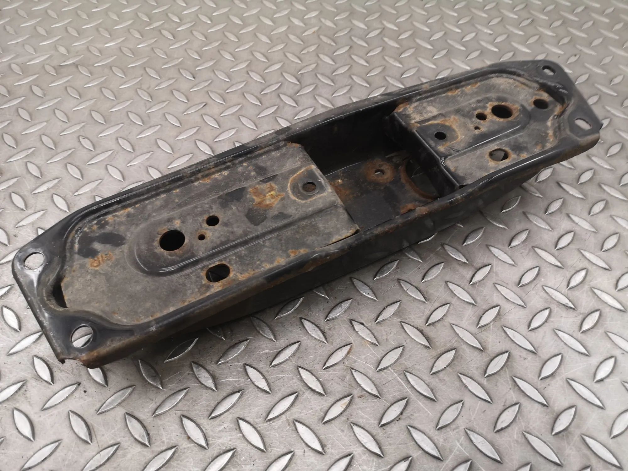 Infiniti Q50 Gearbox Support Mount Bracket Gearbox Support Mount Bracket — INFINITI Q50 (2...