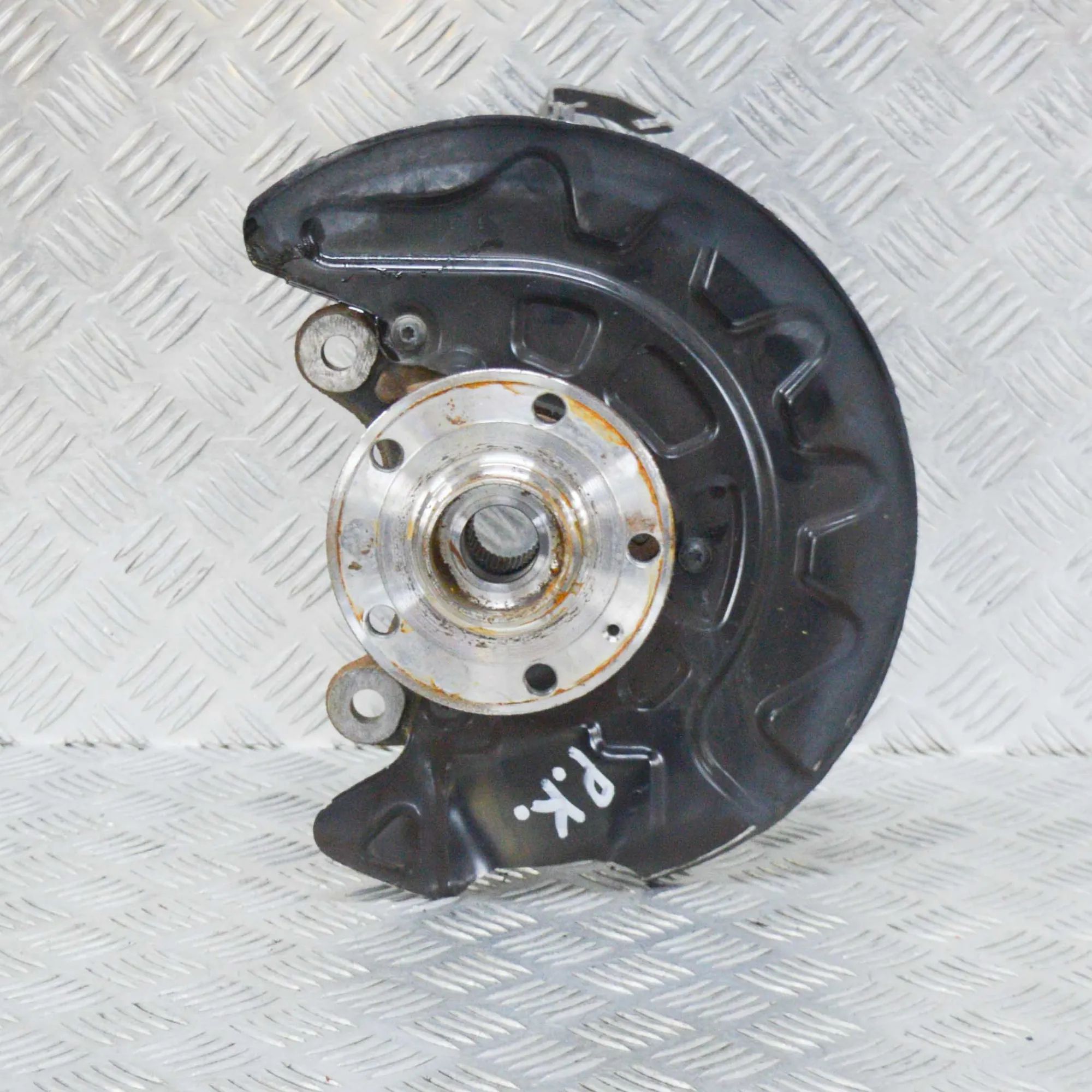 Audi Q3 (8U) Front Left Wheel Hub Front Left Wheel Hub — AUDI Q3 (8U) (2011-2018)...