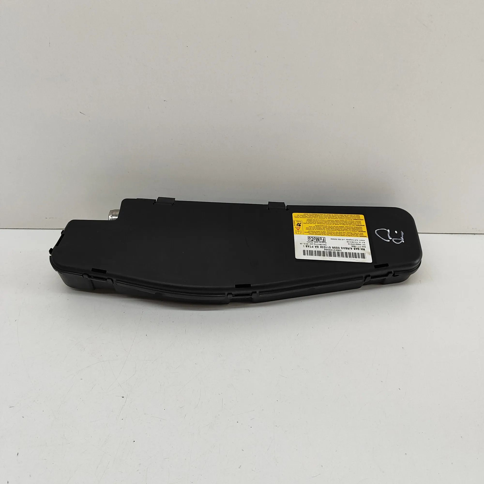 Land Rover Range Rover (L405) Seat airbag (SRS) — front right Seat airbag (SRS) — front right — LAND ROVER RA...