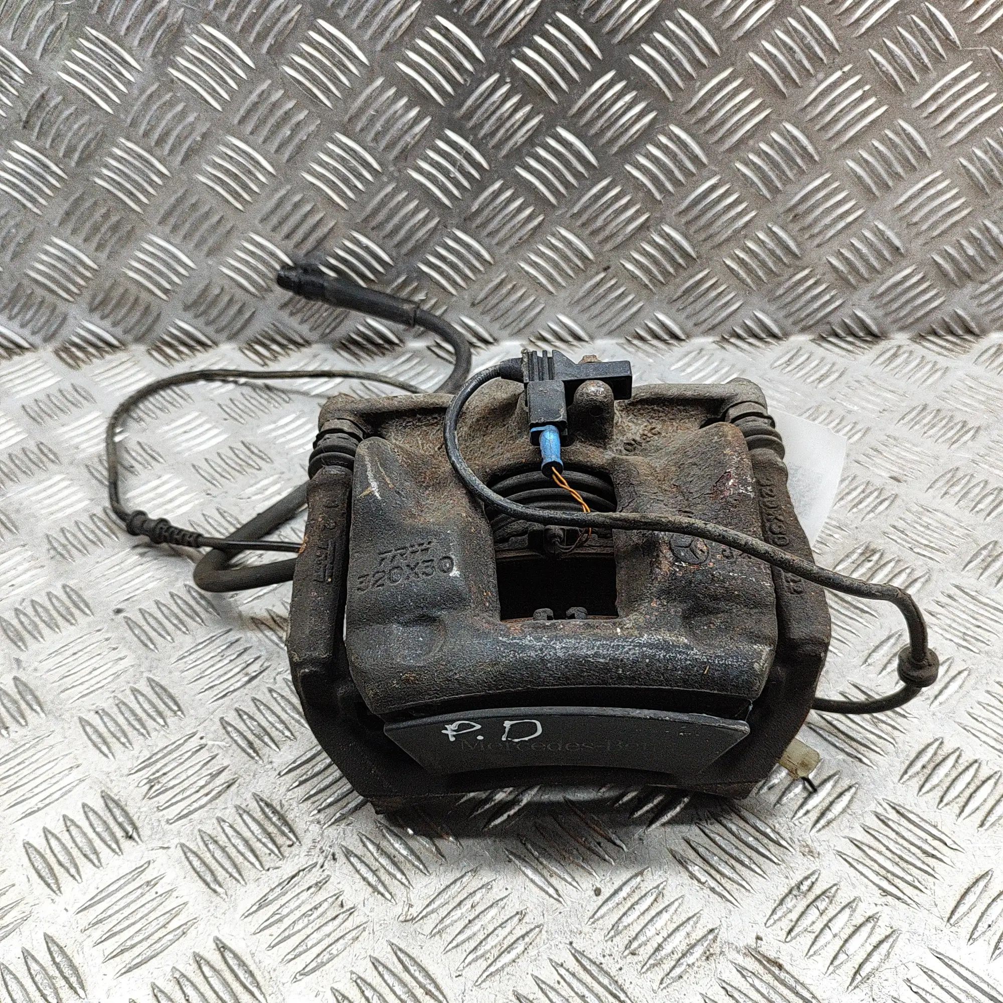 Mercedes-Benz CLA (C117) Brake caliper — front right Brake caliper — front right — MERCEDES BENZ CLA...