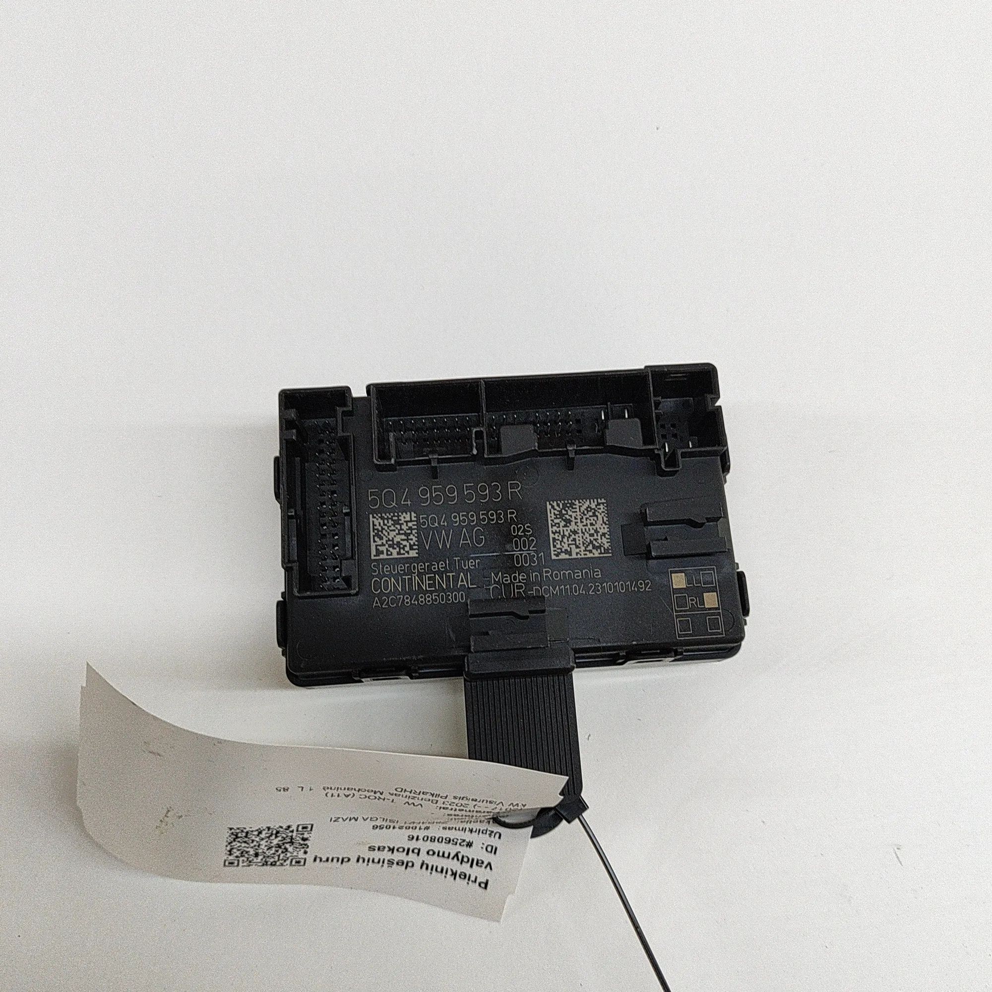 Volkswagen T-Roc Door control unit — front right Door control unit — front right — VW T-ROC (A11...