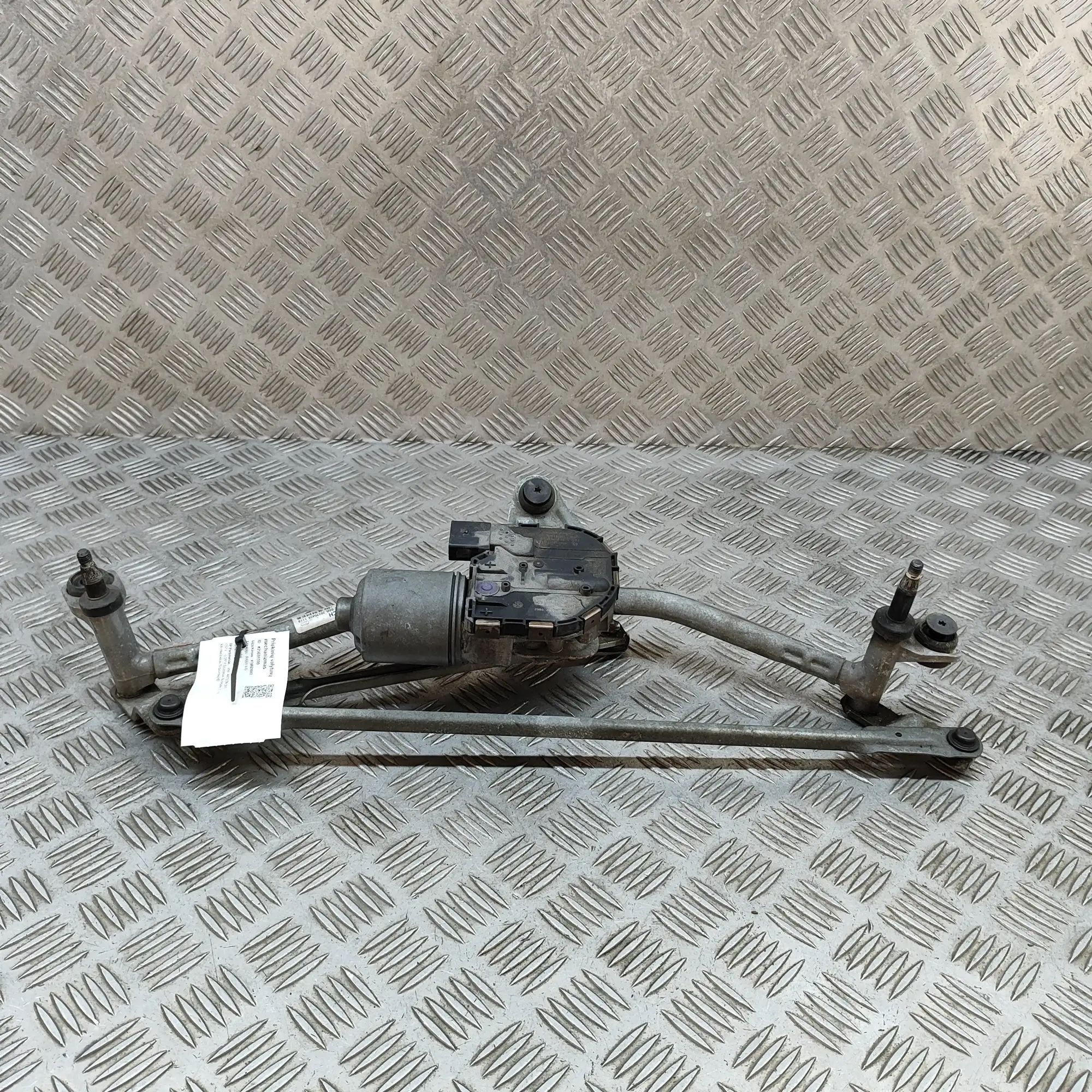Volkswagen Arteon Front Windshield Wiper Mechanism Front Windshield Wiper Mechanism — VW ARTEON (3...