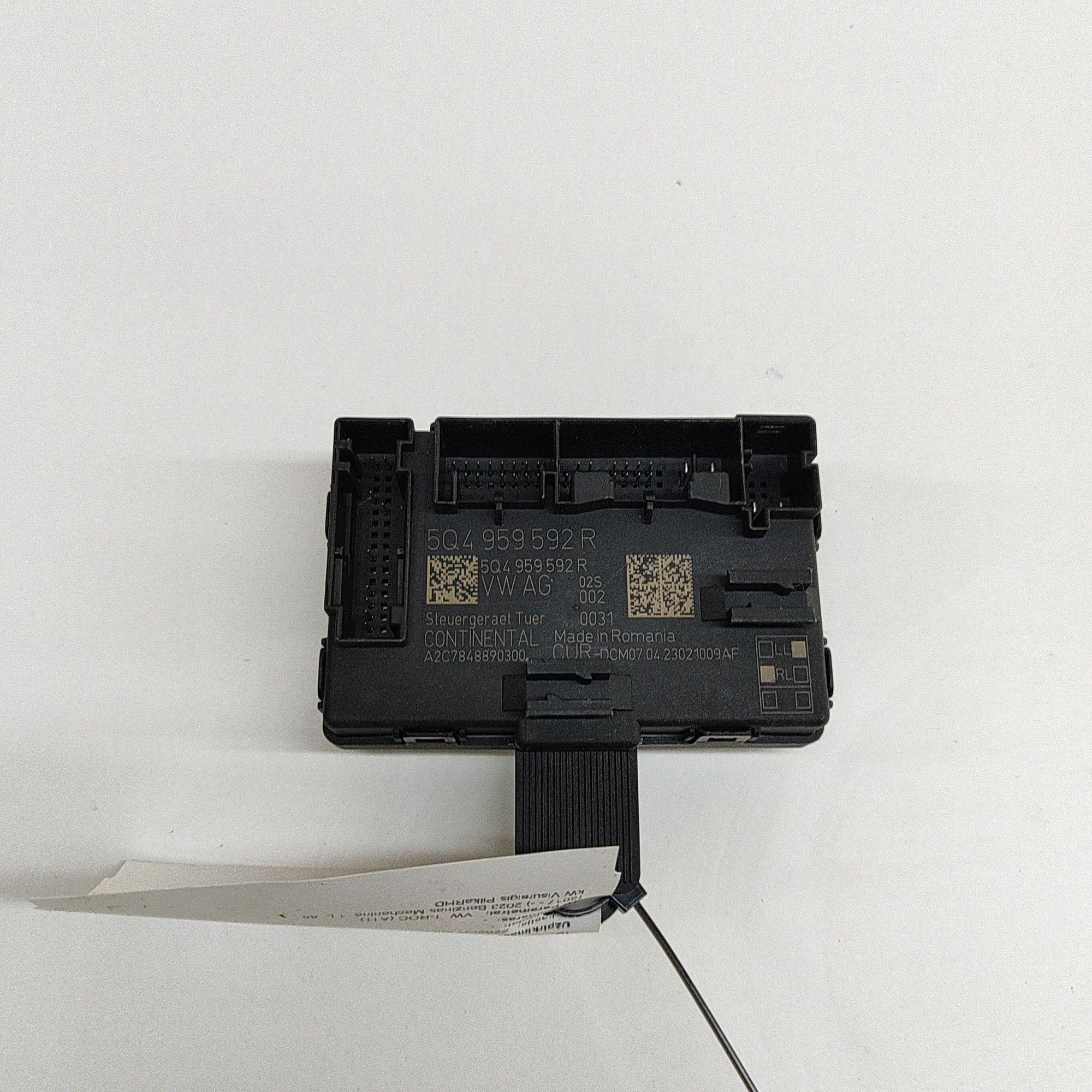 Volkswagen T-Roc Door control unit — front left Door control unit — front left — VW T-ROC (A11)...