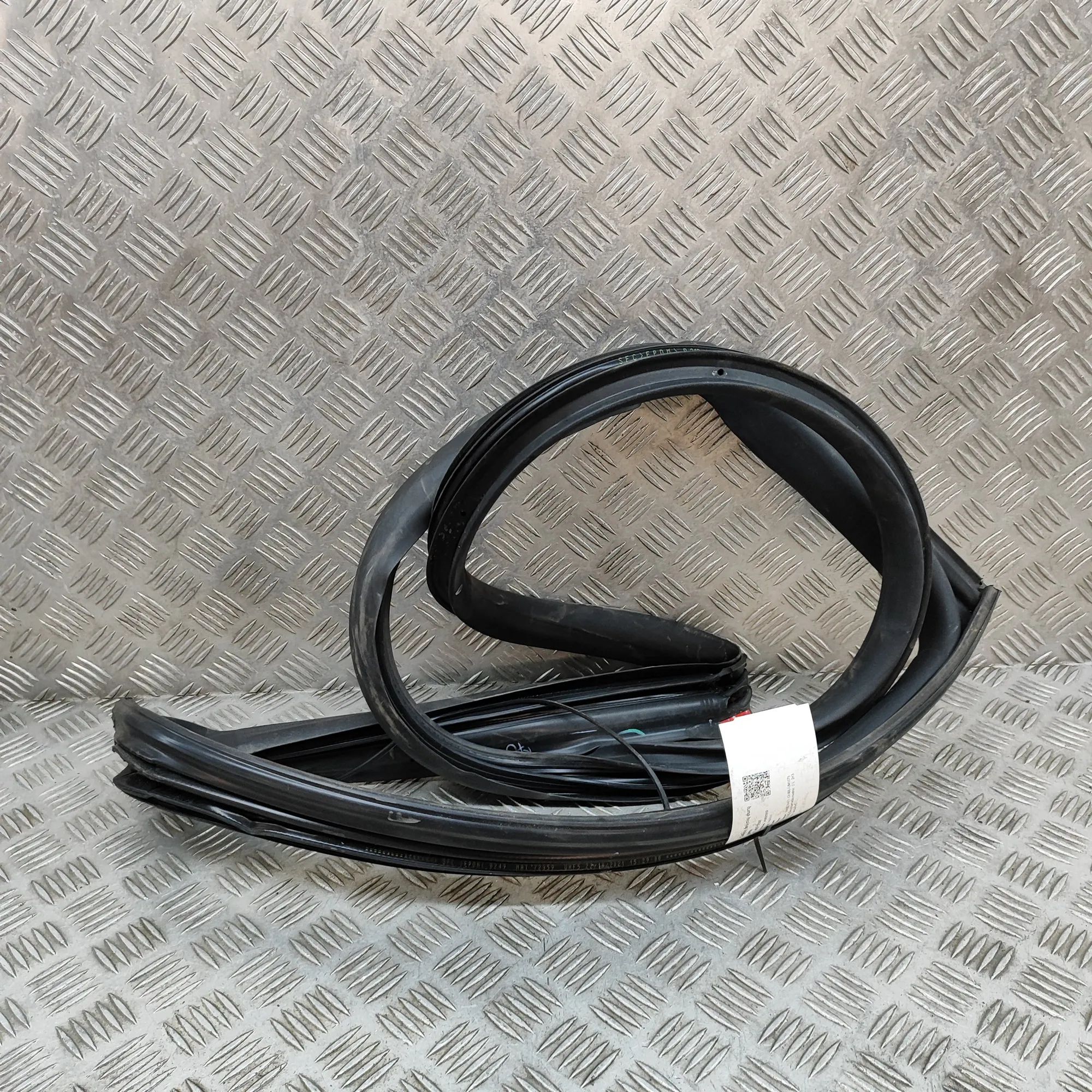 Maserati Ghibli Door rubber seal — rear right Door rubber seal — rear right — MASERATI GHIBLI...