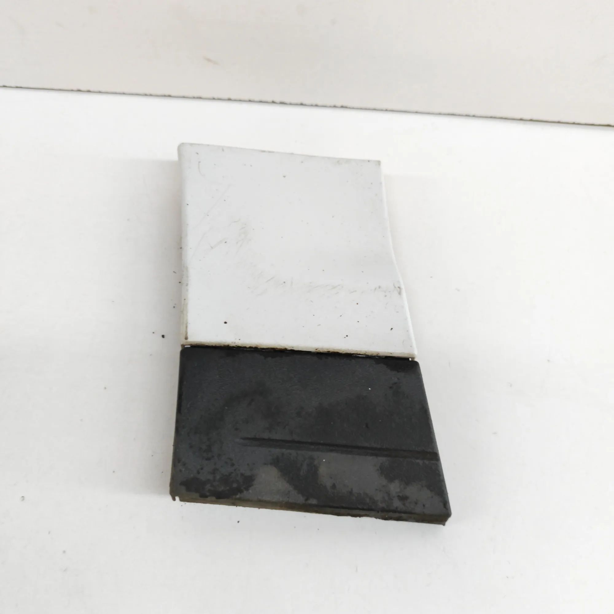 Porsche Cayenne Fender moulding — front left