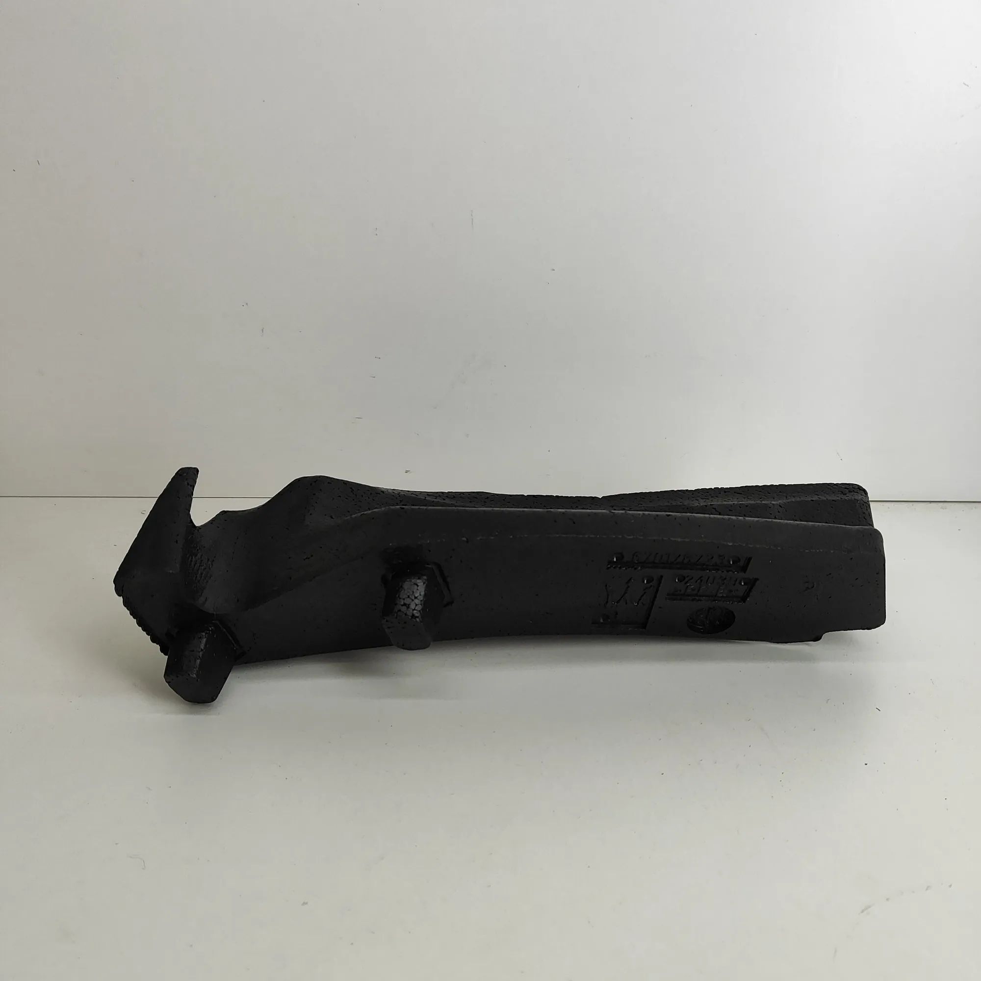 Maserati Levante Front bumper energy absorber Front bumper energy absorber — MASERATI LEVANTE...