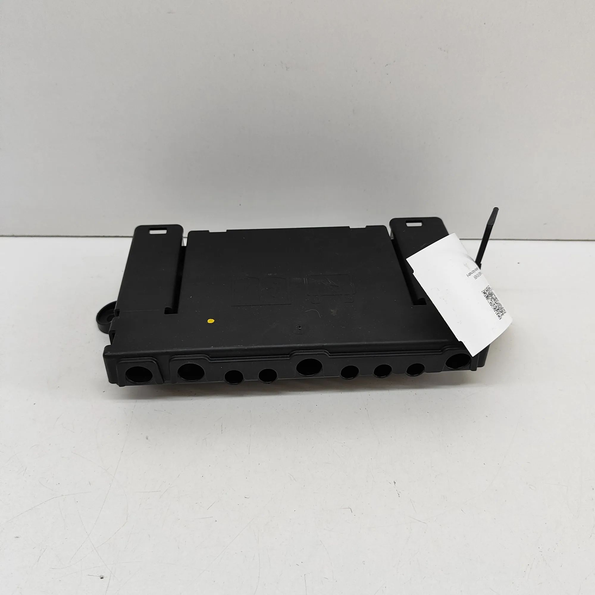 Land Rover Range Rover Sport (L494) Power Distribution Unit Power distribution unit — LAND ROVER RANGE ROVE...