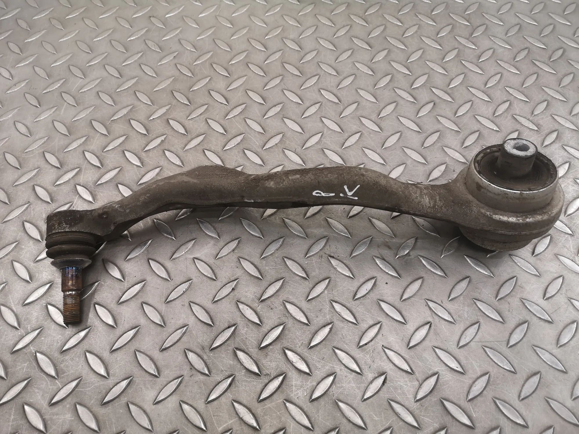 BMW 2 (F22 / F23) Front Left Curved Control Arm Front Left Curved Control Arm — BMW 2 SERIES CO...