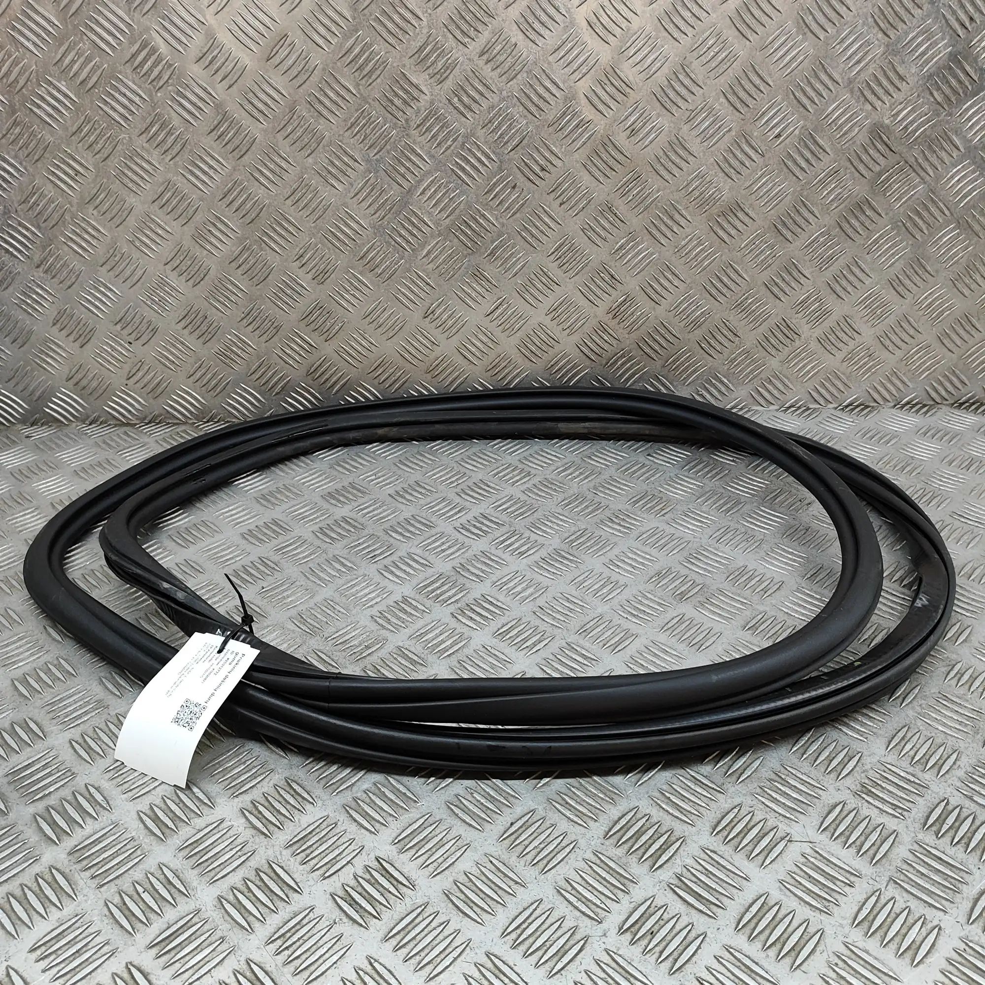 Audi e-tron Door rubber seal — front right Door rubber seal — front right — AUDI E-TRON (G...