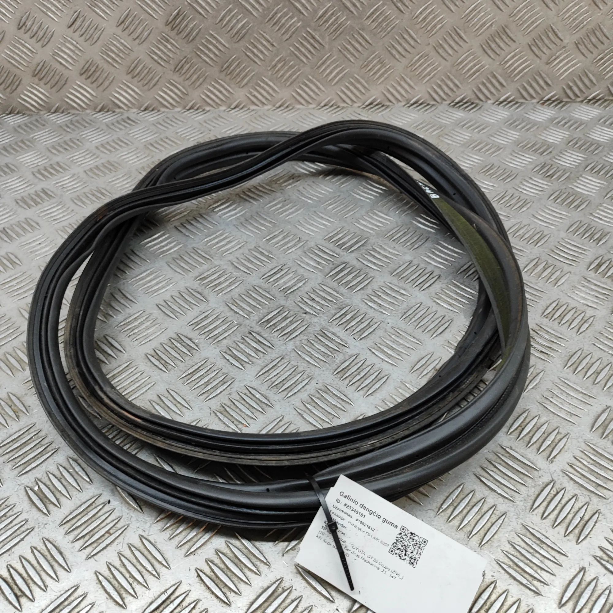 Toyota GT86 Tailgate rubber seal Tailgate rubber seal — TOYOTA GT (86 Coupe ZN6_...