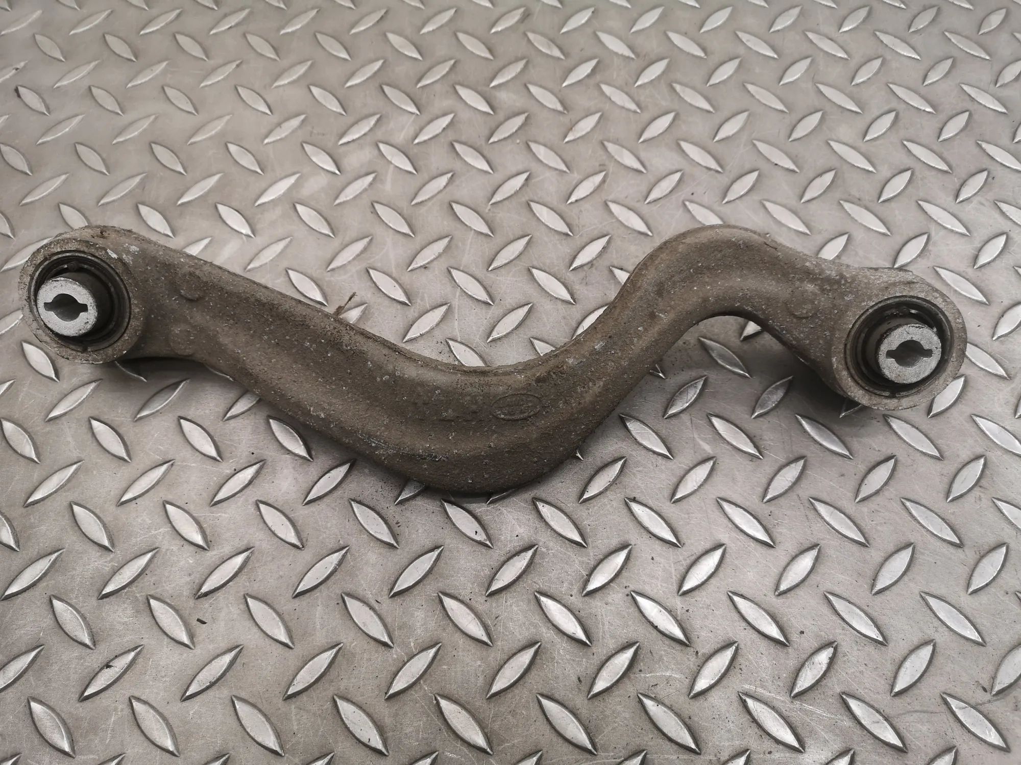 Jaguar E-Pace Control arm — rear left Control arm — rear left — JAGUAR E-PACE (X540) ...