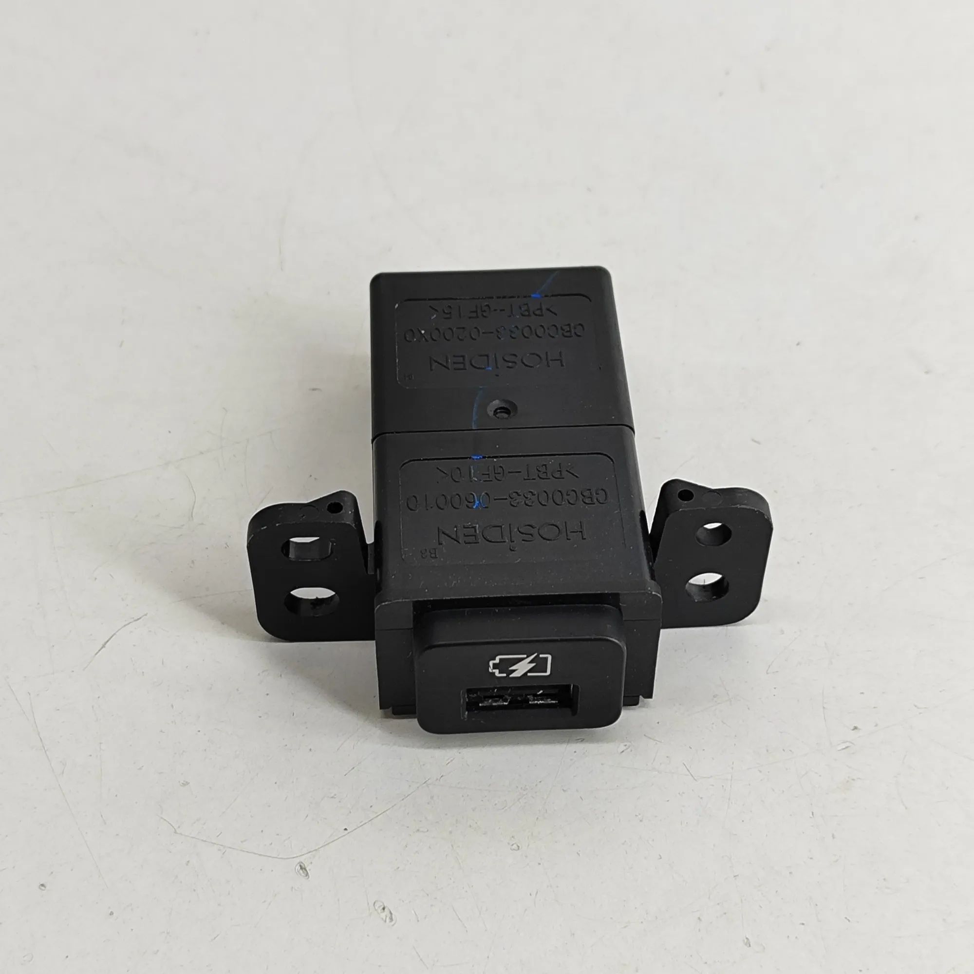 Nissan Juke USB USB — NISSAN JUKE (F16) (2019-...) — 25331-5NA2...