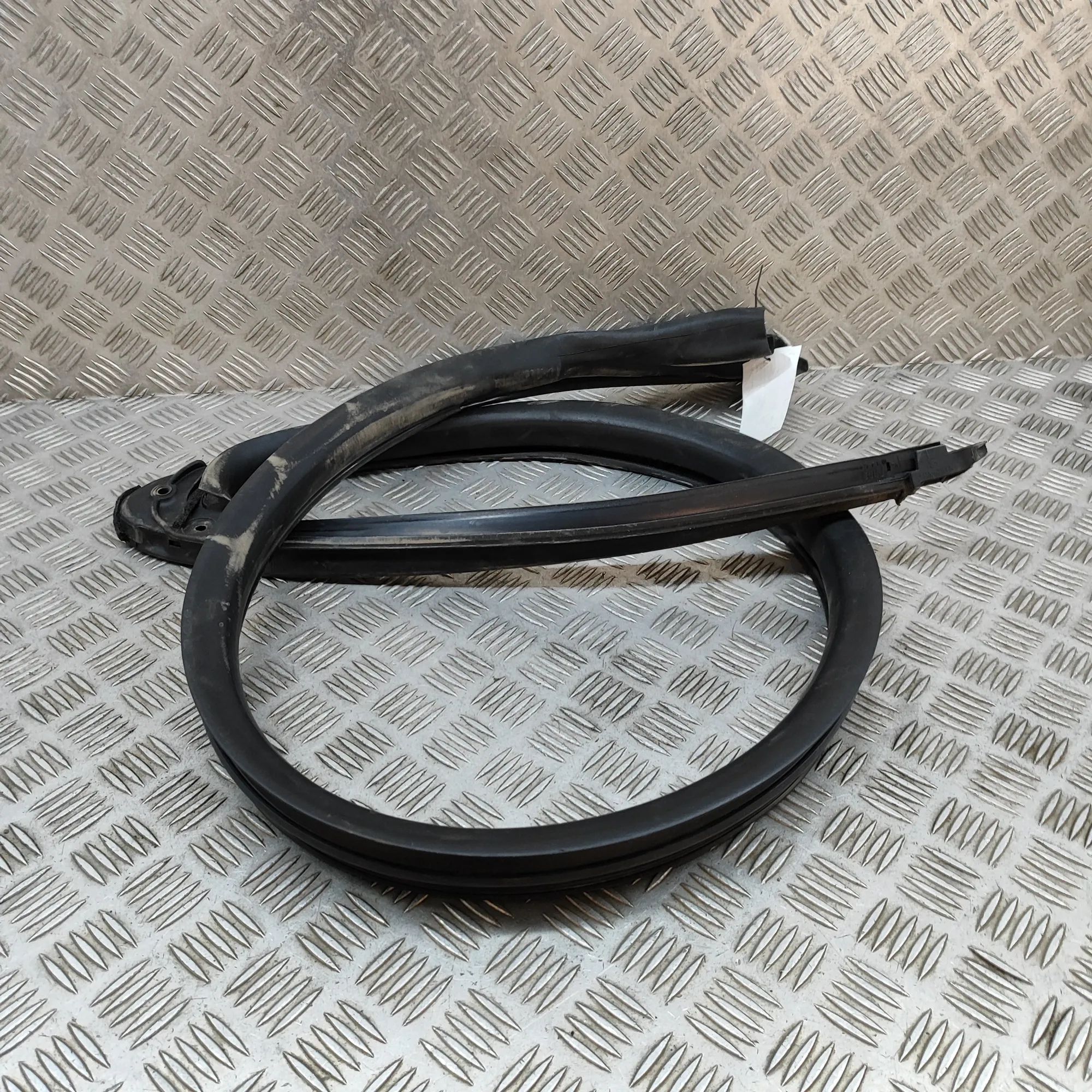 Jaguar XK Door rubber seal — front left Door rubber seal — front left — JAGUAR XK (Coup...