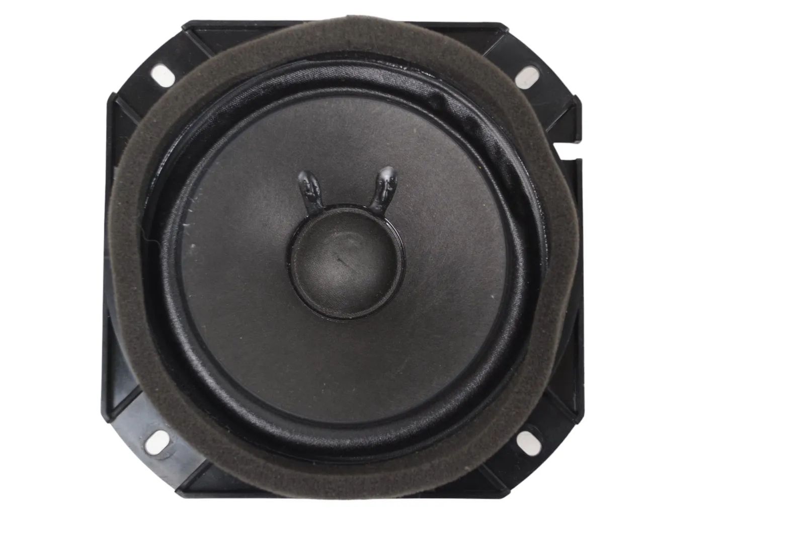 Chevrolet Corvette (C7) Front Left Door Speaker Front Left Door Speaker — CHEVROLET CORVETTE (C...