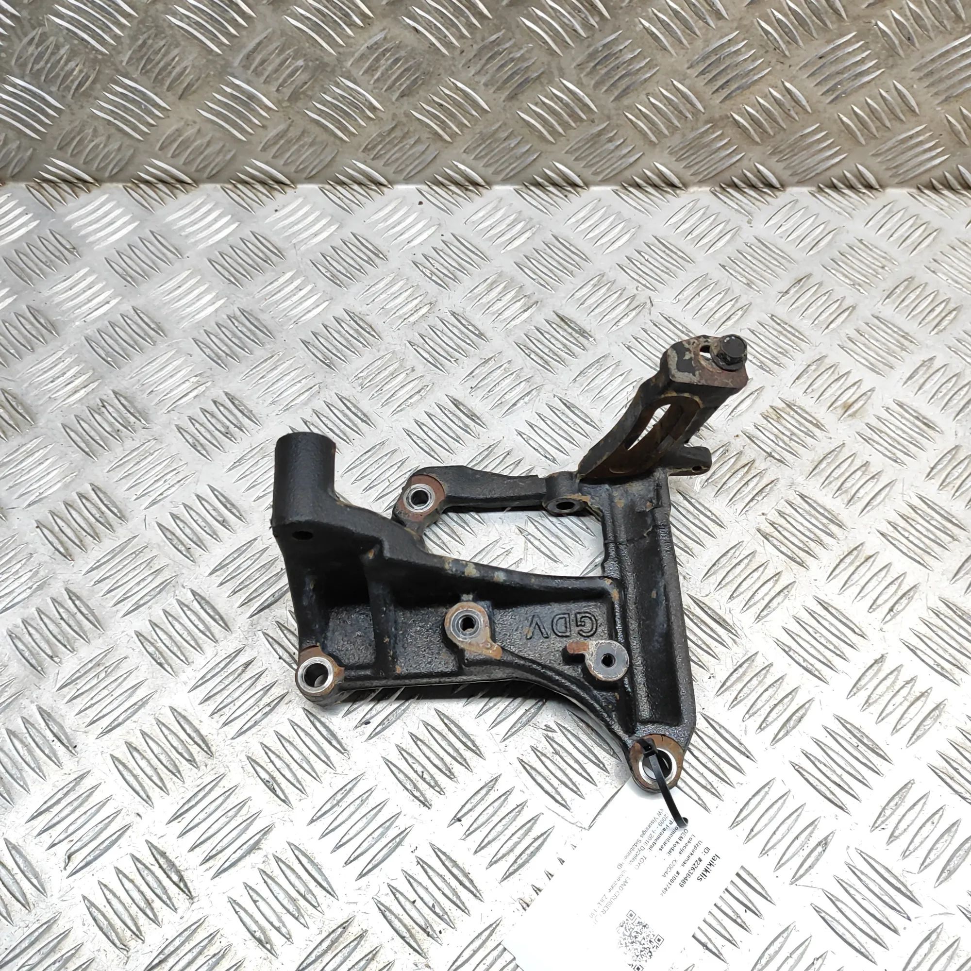 Toyota Land Cruiser 150 Bracket Bracket — TOYOTA LAND CRUISER (_J15_) (2009-......