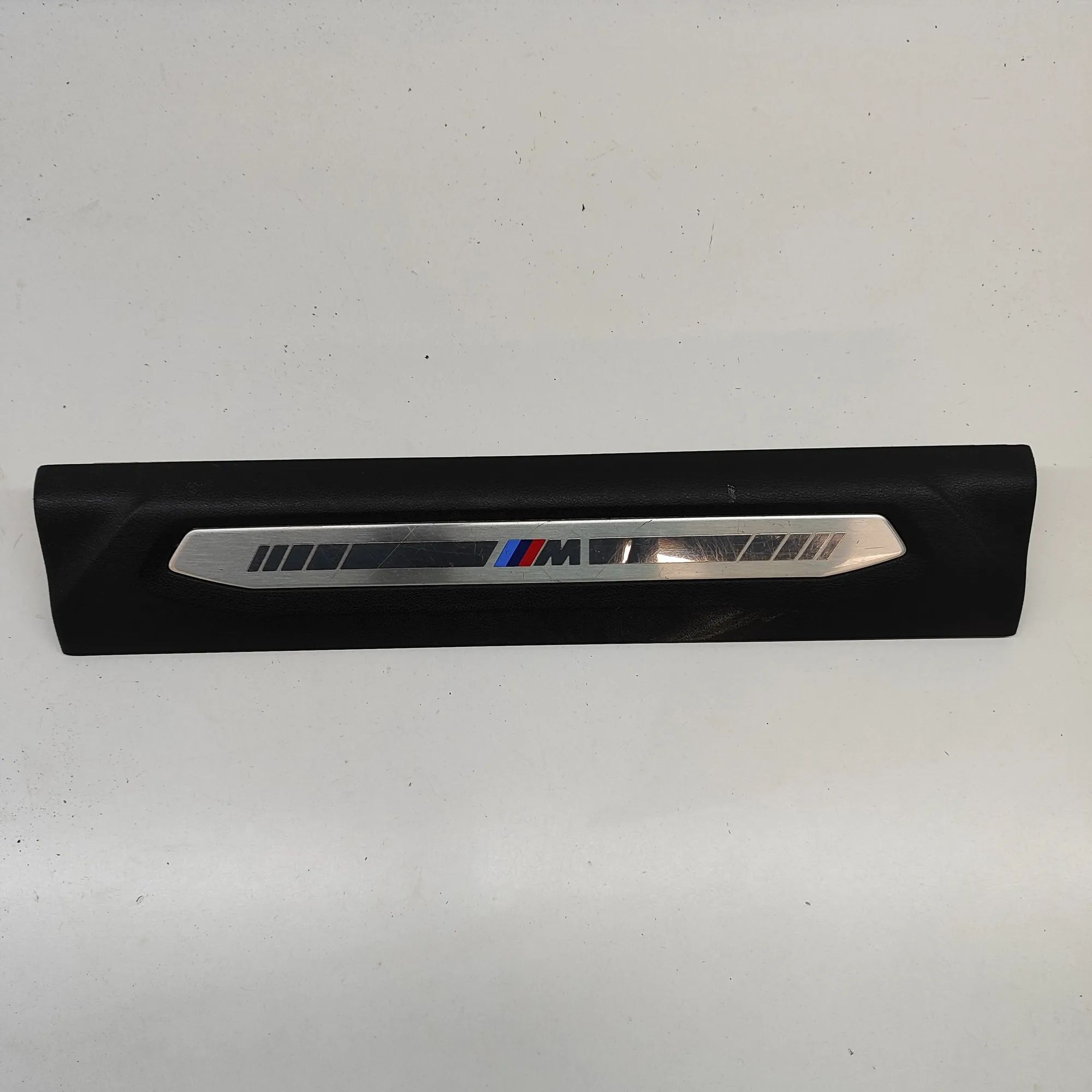 BMW 2 (F22 / F23) Sill trim — front right Sill trim — front right — BMW 2 SERIES (Gran Co...