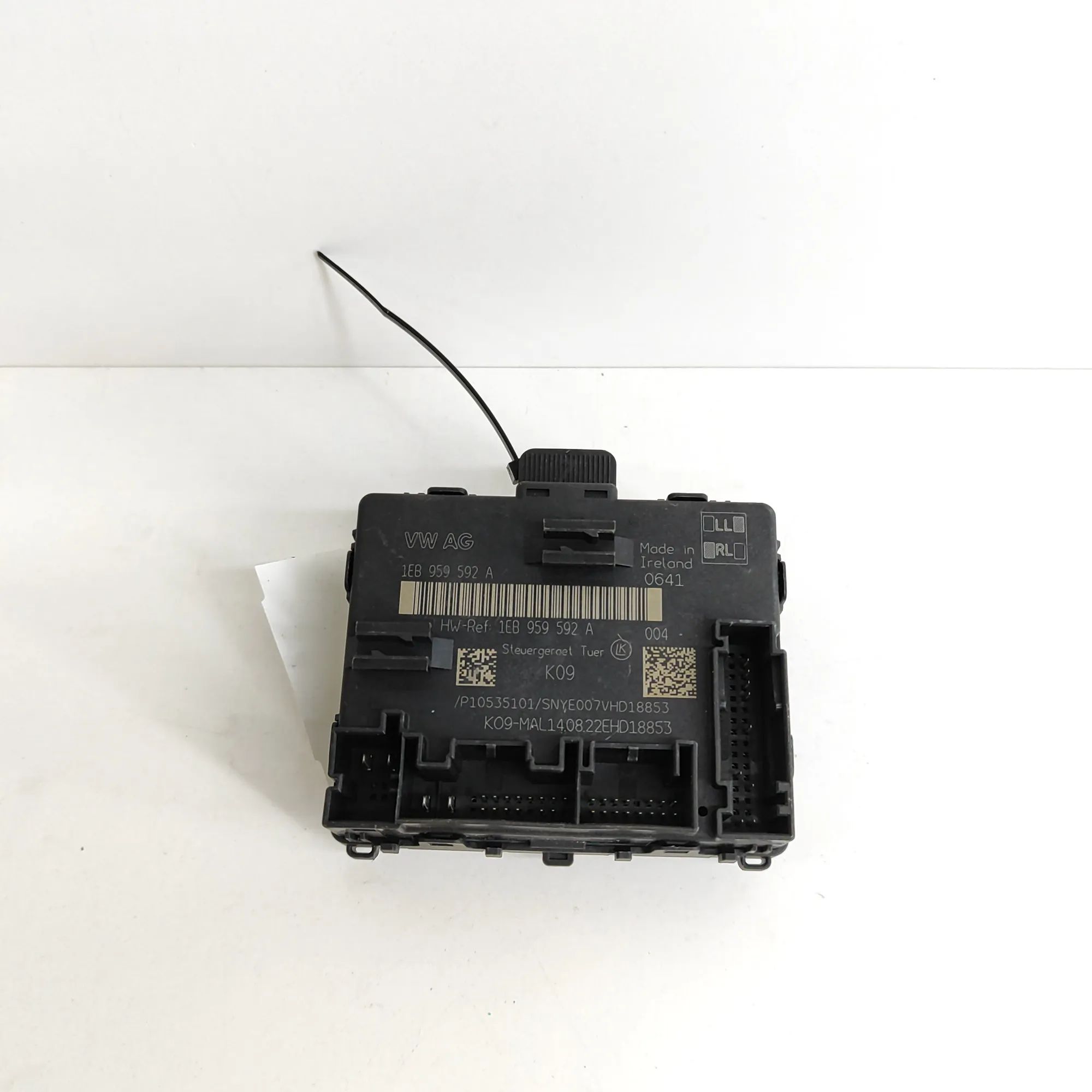 Audi Q4 e-tron Door control unit — front left Door control unit — front left — AUDI Q4 (SUV F...