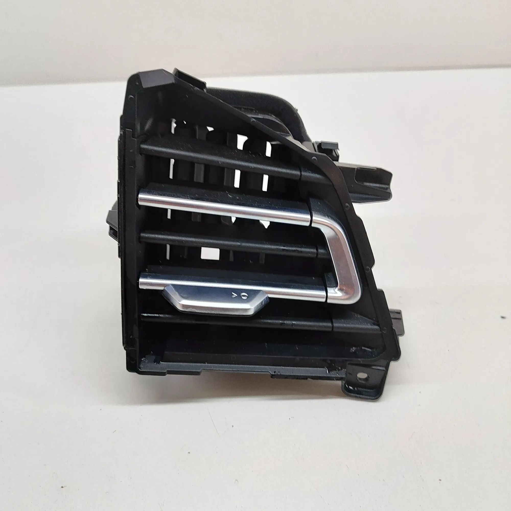 Audi Q4 e-tron Dashboard Air Vents Dashboard Air Vents — AUDI Q4 (SUV F4B) (2020-....